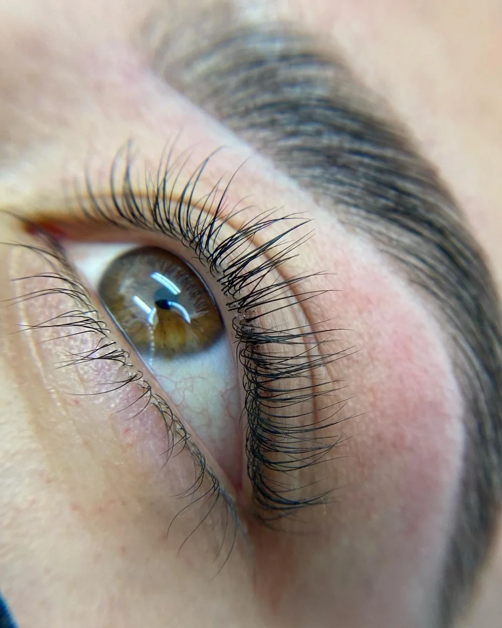 Lash lift result with natural curl