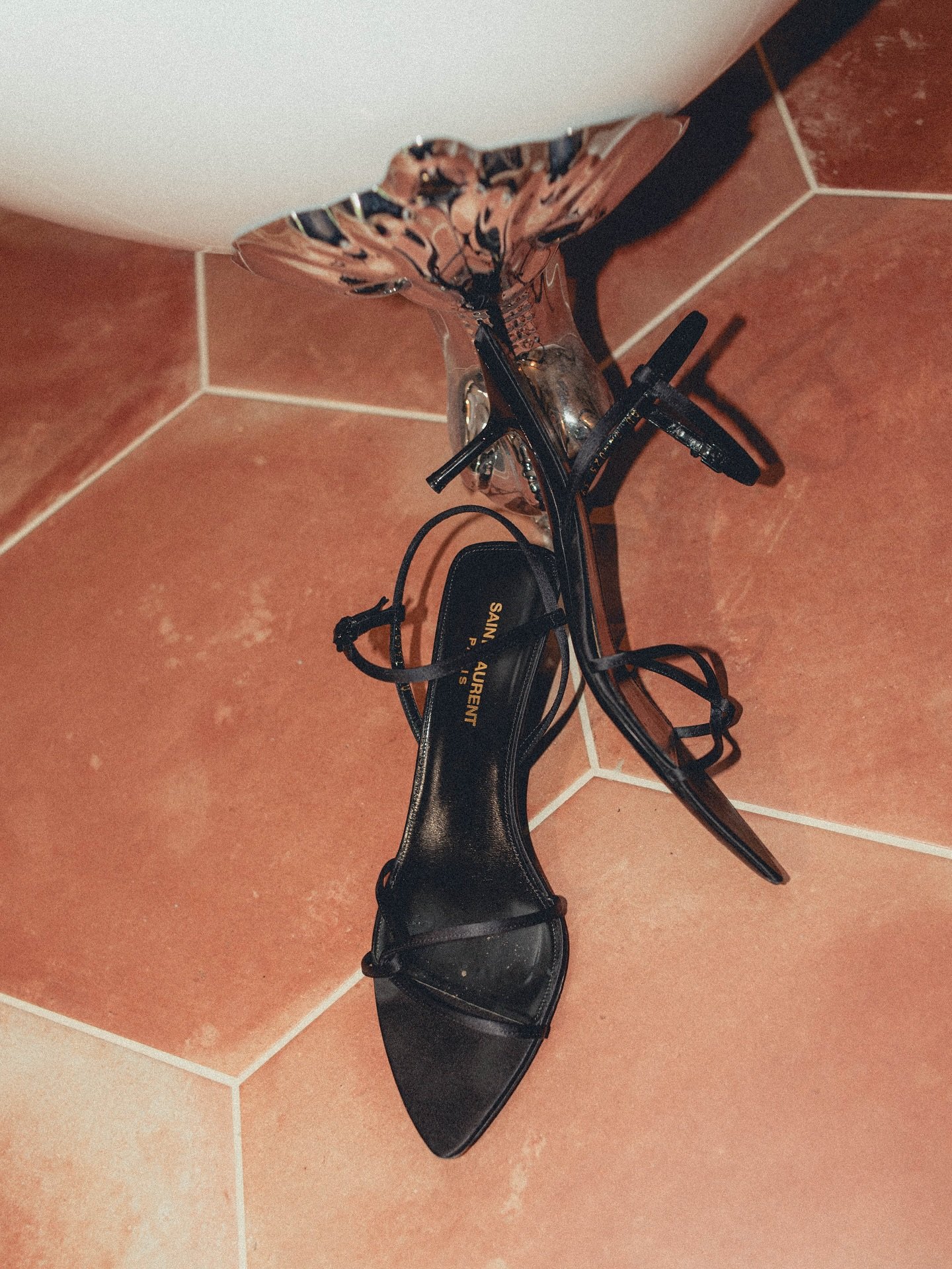 D&rsquo;amore, e di rosso 🌹

L &amp; M - Settembre 2025

@domaine_de_bassibe 
@florence.langle 
@tropicaljazzclub 
@lemordant 
@maude.cphotographe