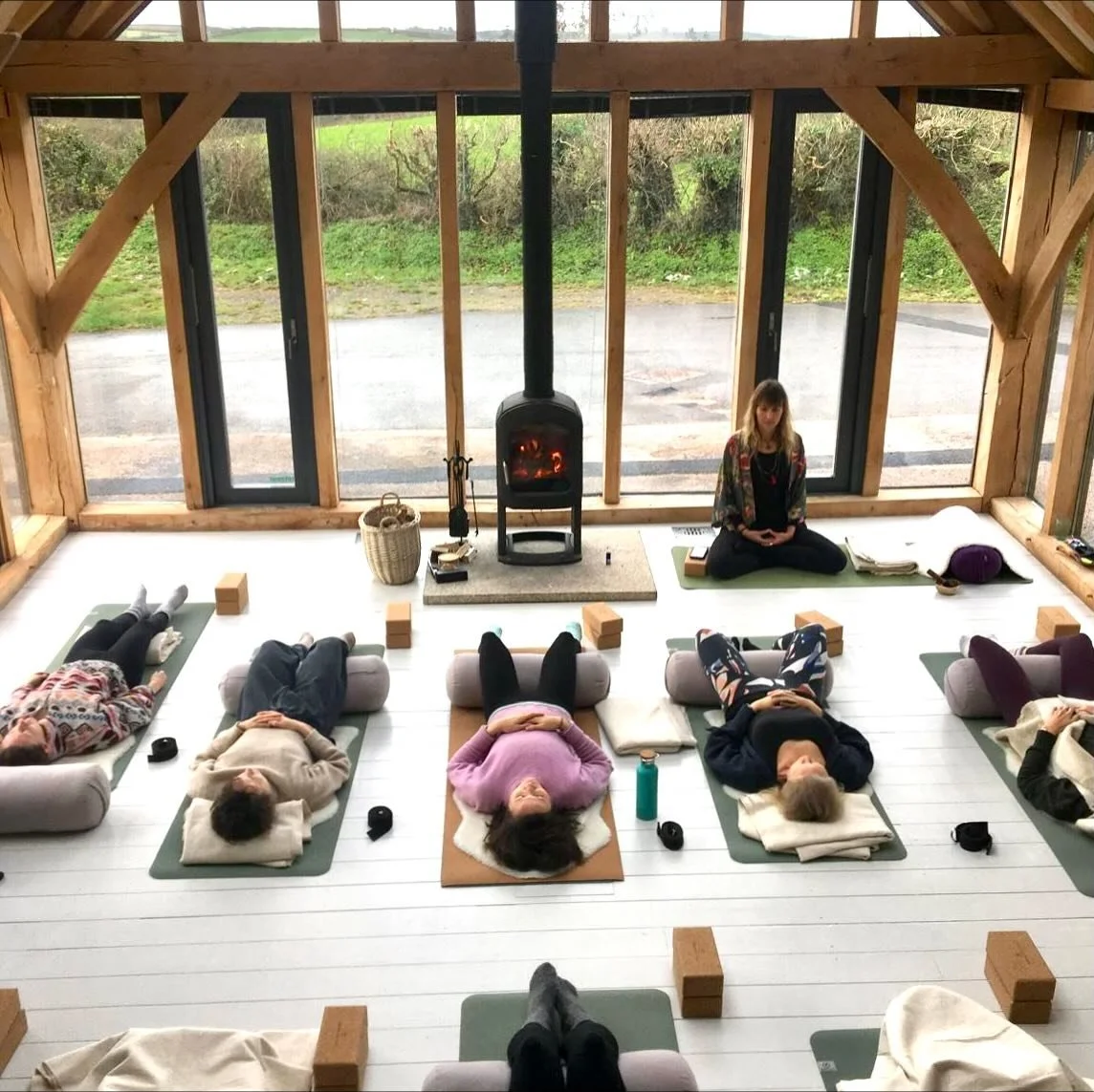 Thank you so much to all who came to the Autumn Winter Retreat Day at @gather_studio_devon on Sunday 🍁❄️🙏 Everyone seemed to bring with them a deep willingness to trust, let go and be fully in presence and practice🥰 We kept with the theme of 'tend