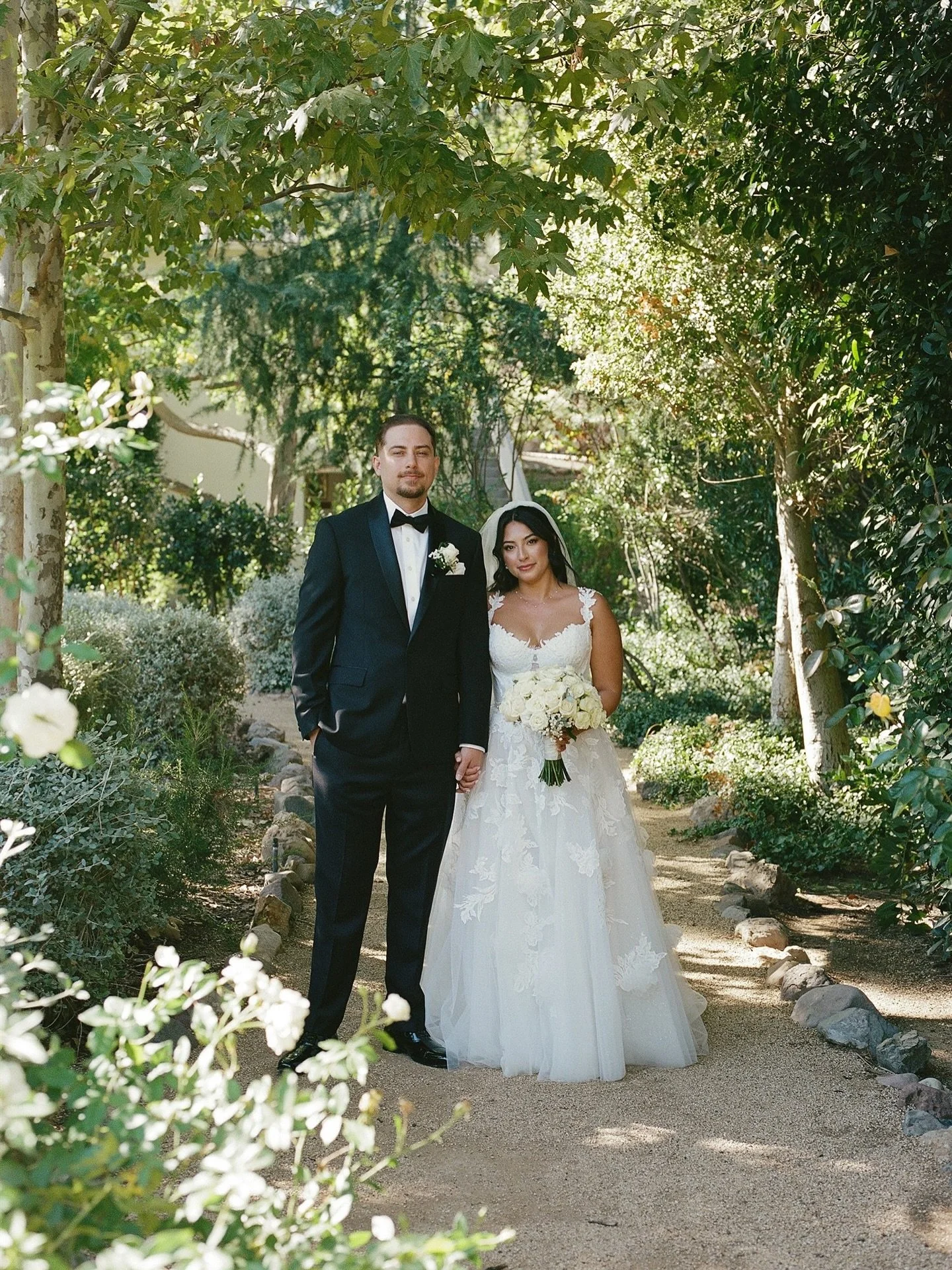My second to last wedding of the year 🥹 @maliboulakelodge with Jacqueline &amp; Patrick

Photo @caitphoto_
Planning @crystalrose.events
Venue @maliboulakelodge
Florist @villageflorist
Videographer @shutterandsound
Cake @sweetladyjanecakeshop
Hair @d