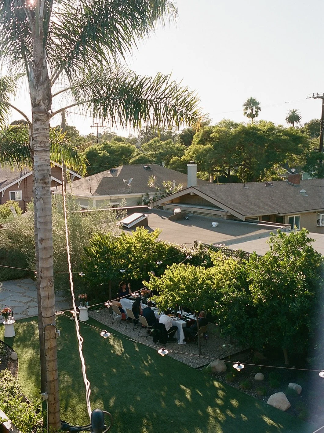 An intimate backyard dinner for E + R&rsquo;s day 🤍