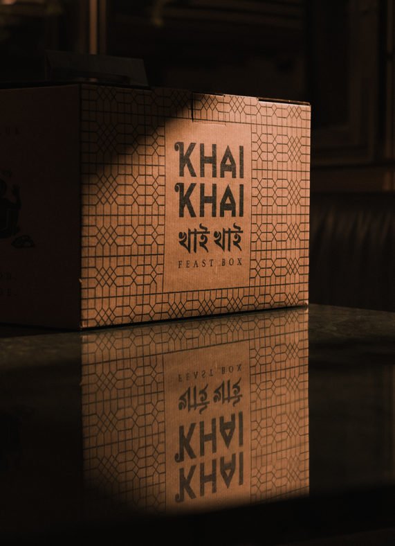 khai-khai-annamillerart-run-for-the-hills-packaging-takeaway-box-02.jpeg