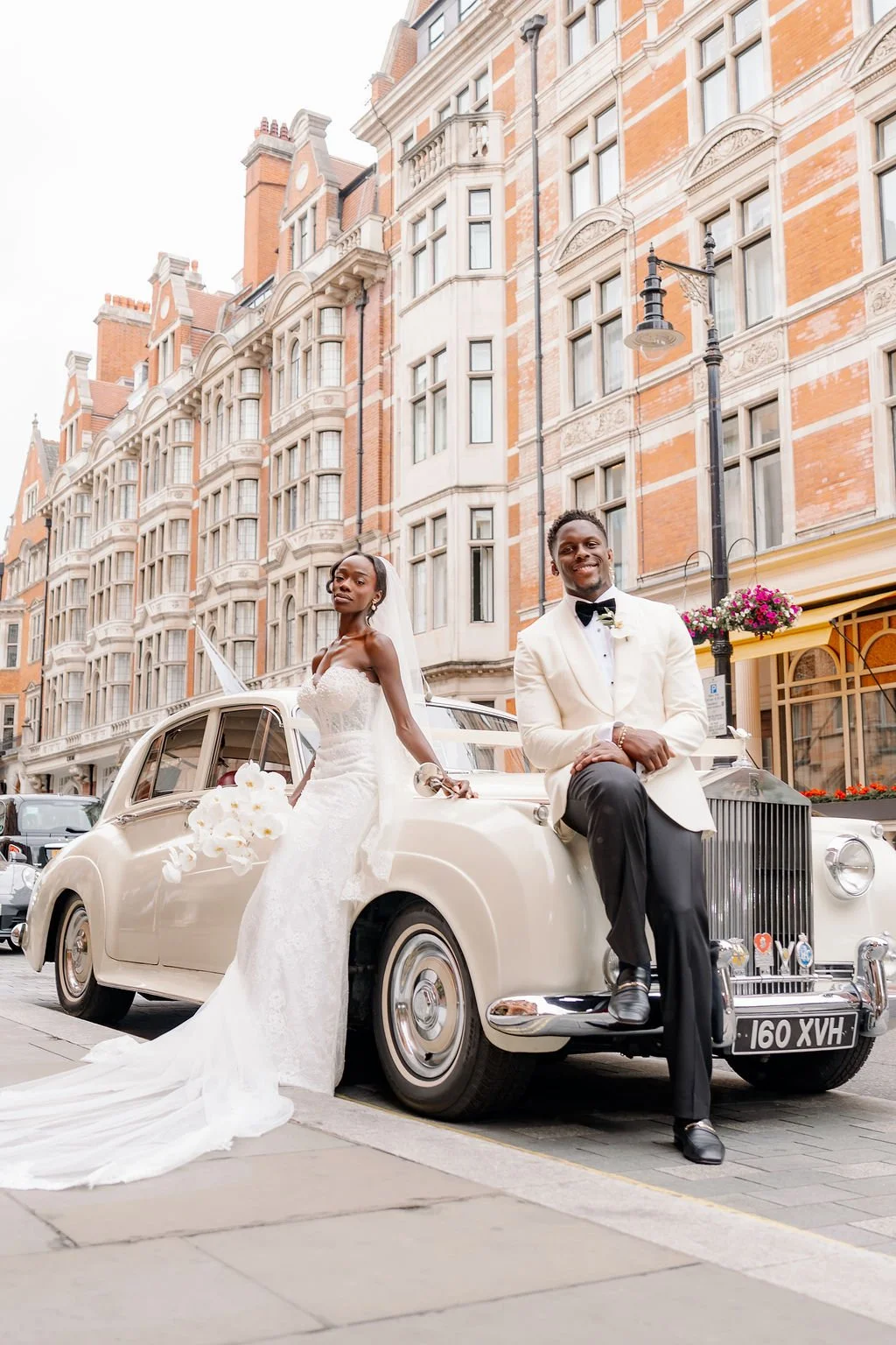 luxury-wedding-flowers-dartmouth-house-mayfair-indeco-flowers