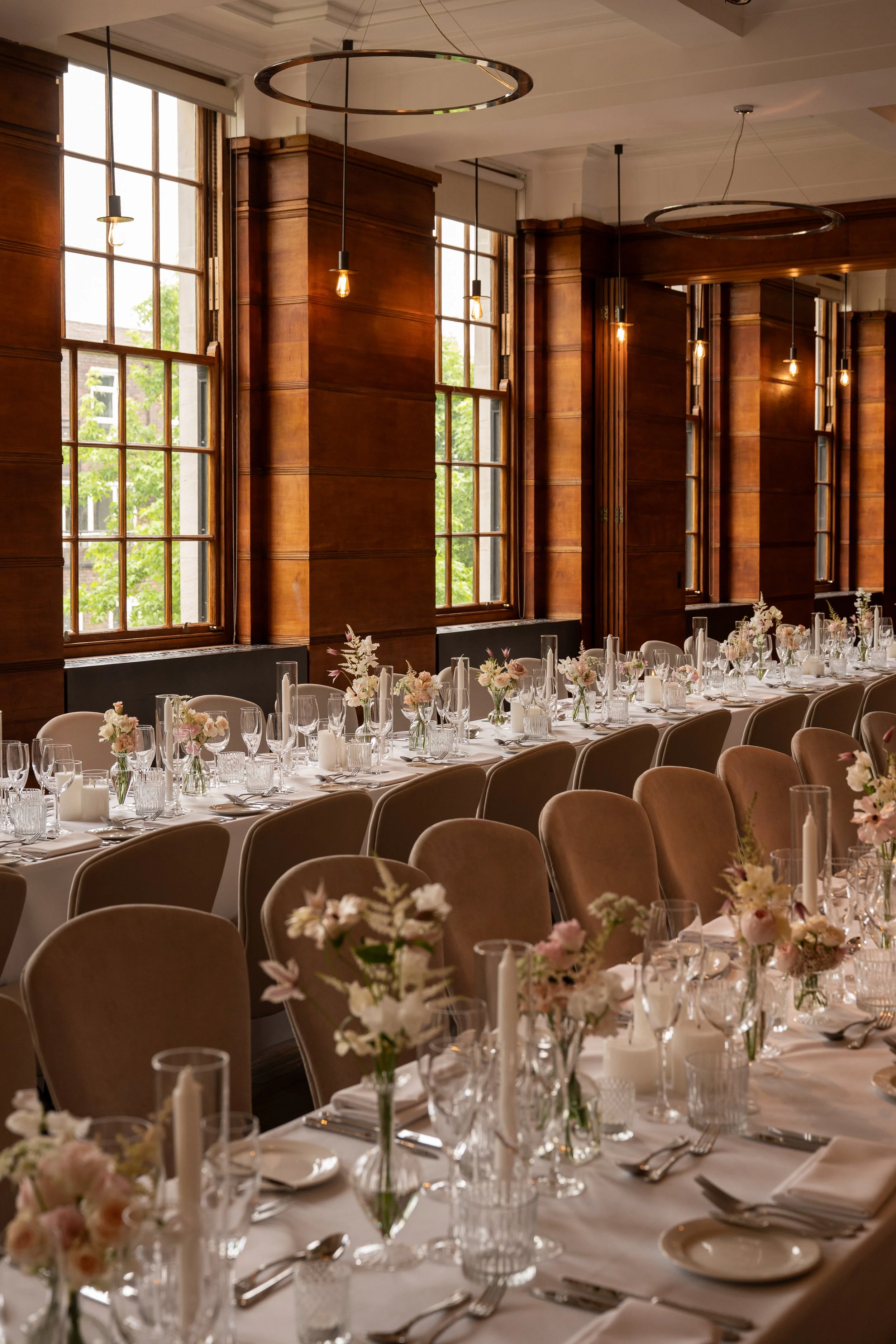 Luxury table scape event flowers town hall hotel london 4.jpg