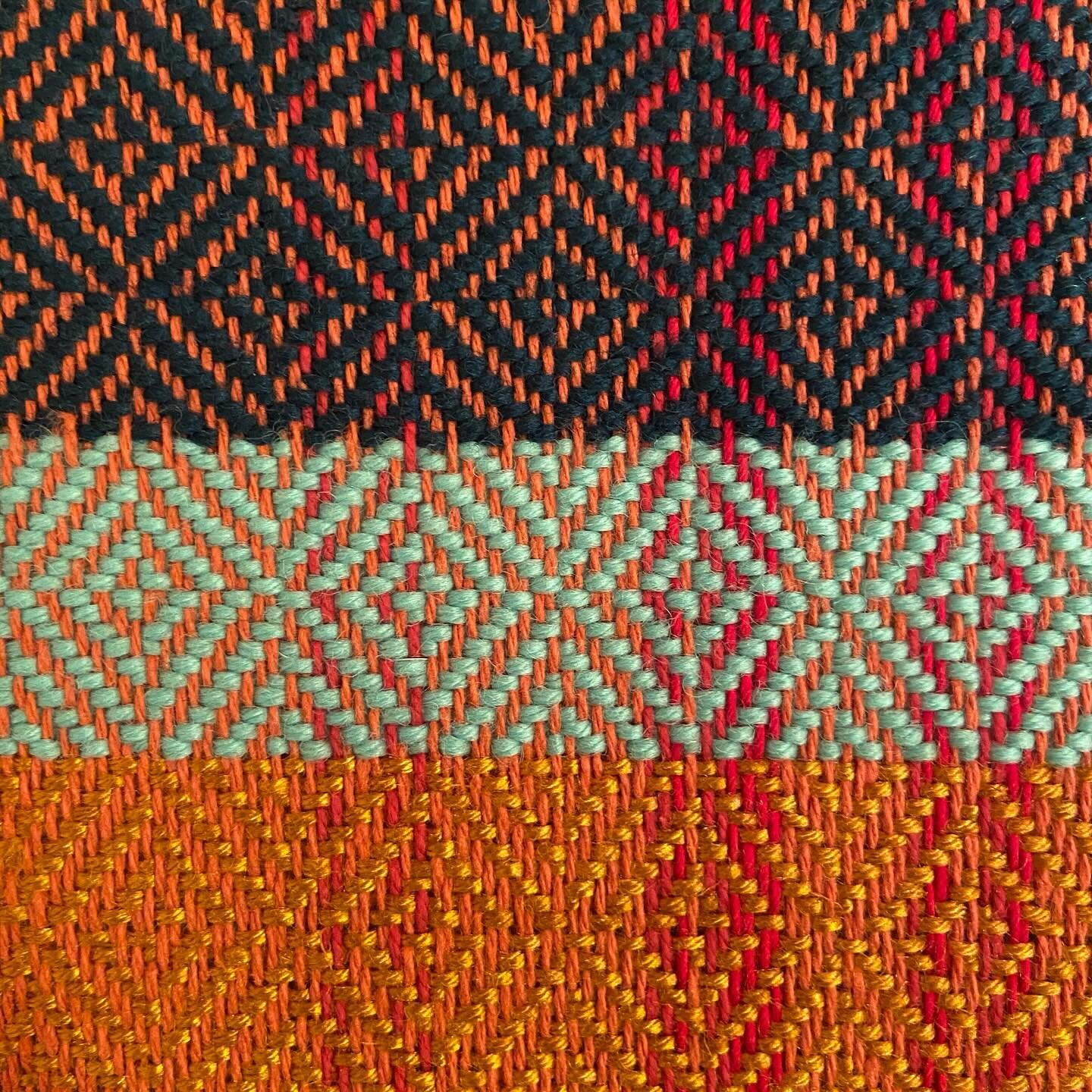 what a marvelous error. i wouldn&rsquo;t have noticed if i hadn&rsquo;t stopped to admire the twill. 
. 
#handwoven #weaver #weaving