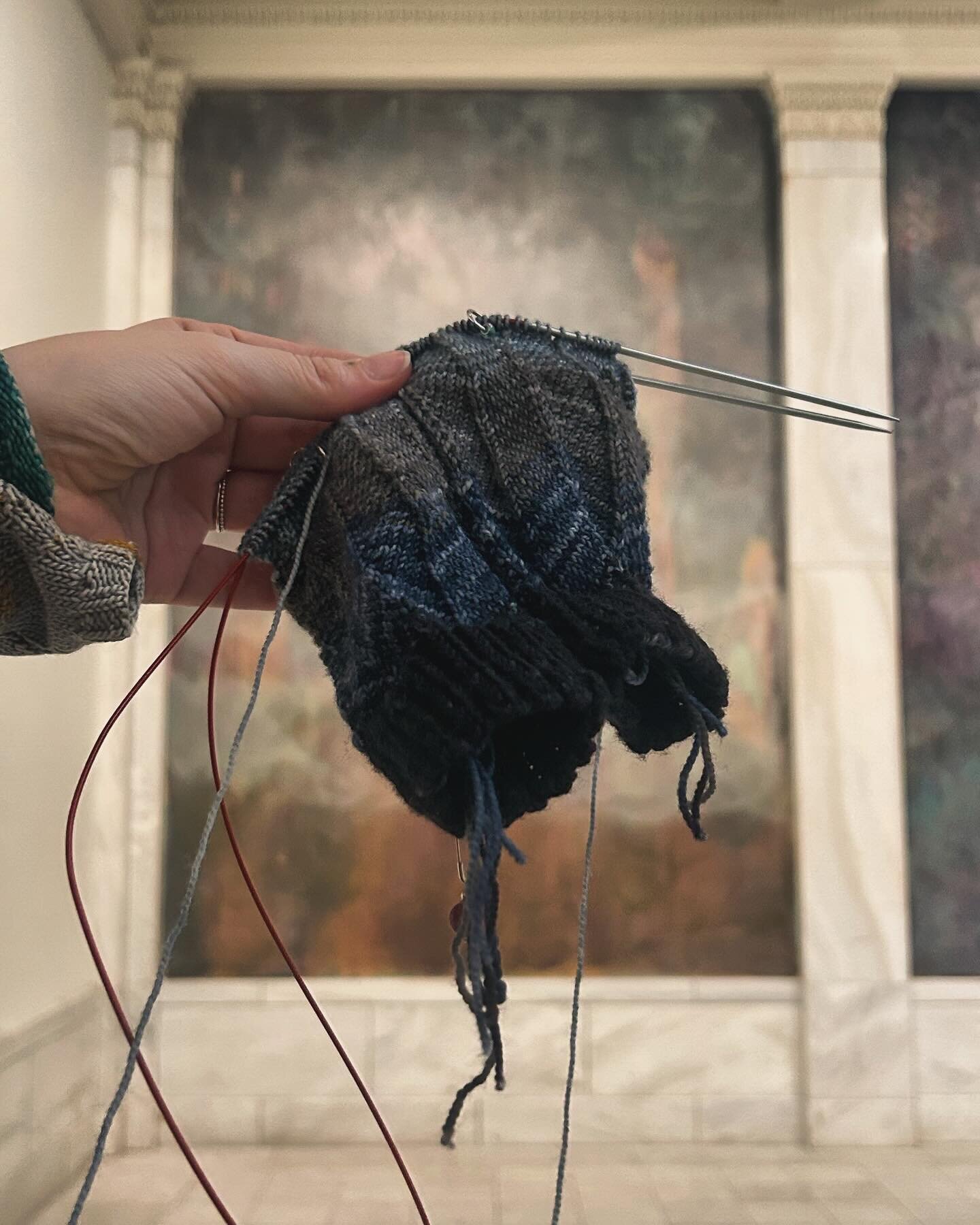 knitting at the @carnegiemuseumofart 
. 
#handknitting #knittersofinstagram #craftisart #handcrafters