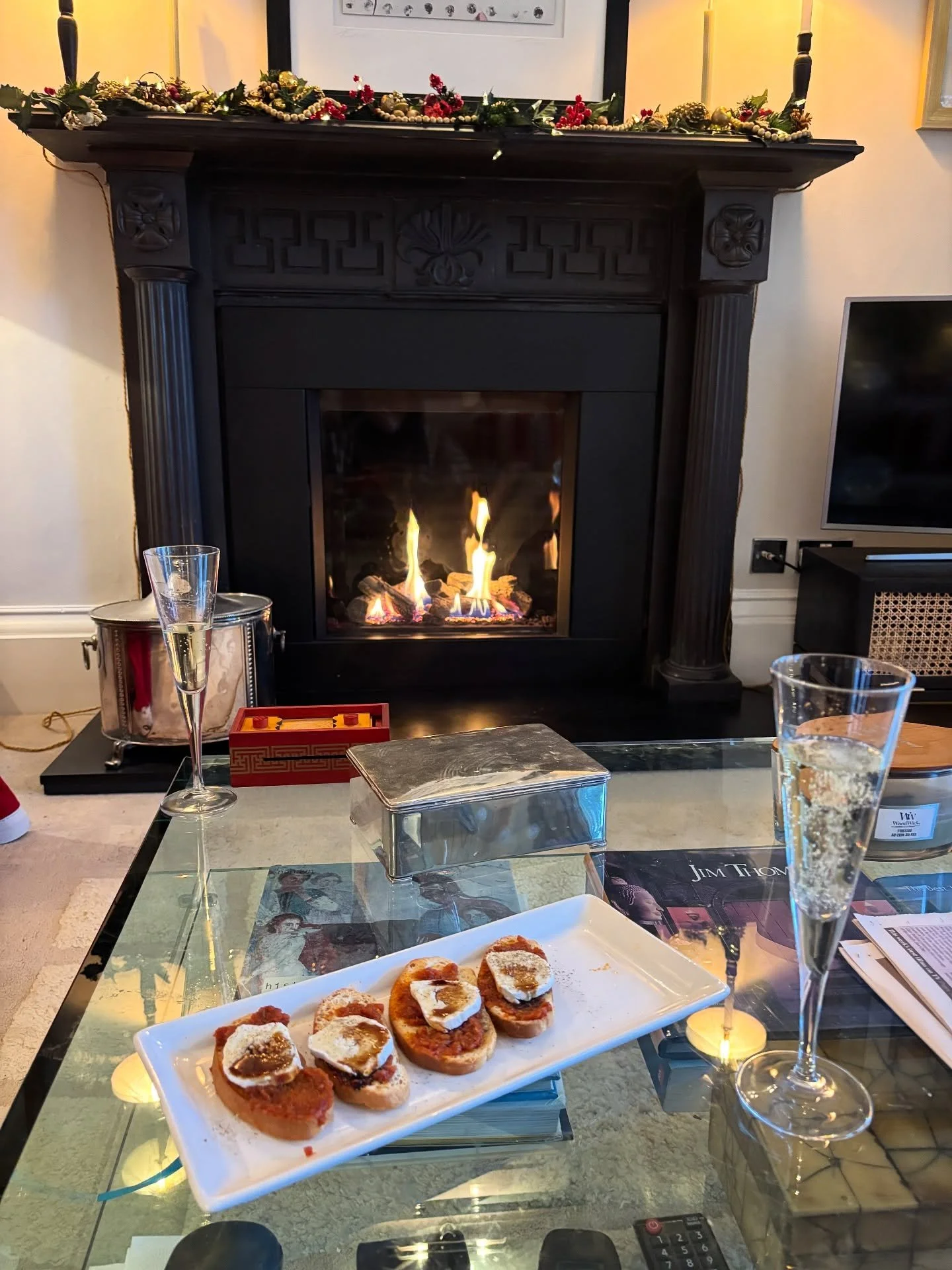 December you were magical; thank you for the memories ⭐️

#christmas #2025 #festivities #december #holiday #winter #cotswolds #girls #home #thepark #family #friends #love #celebrations #celebrating #girls #throwback #photodump