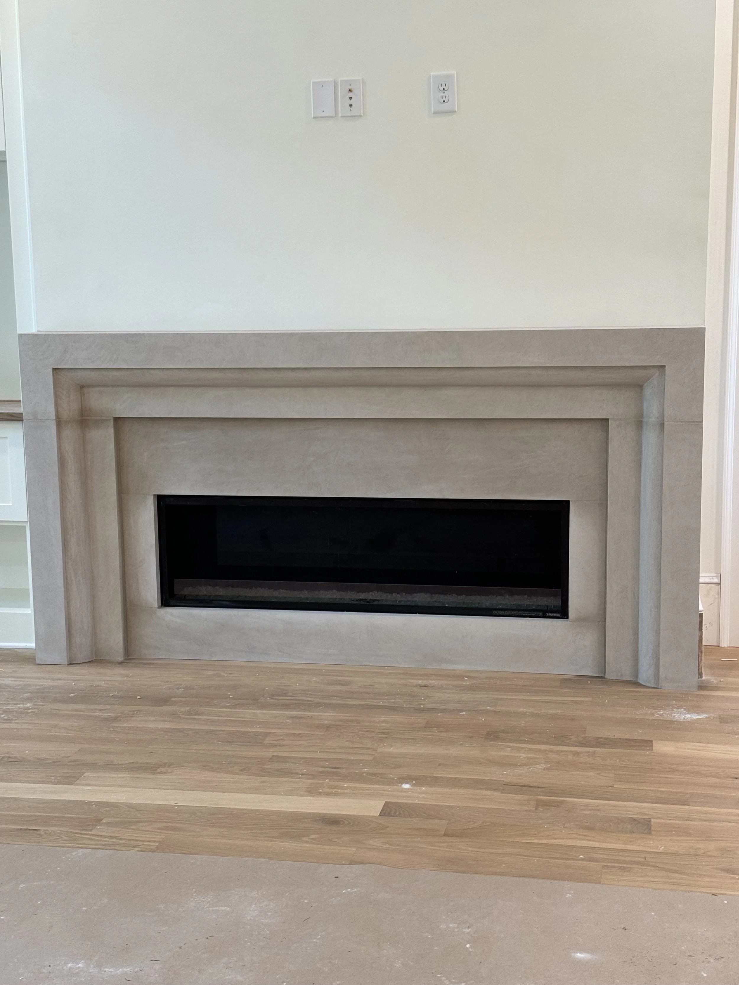 Baxley Main room mantle.jpg