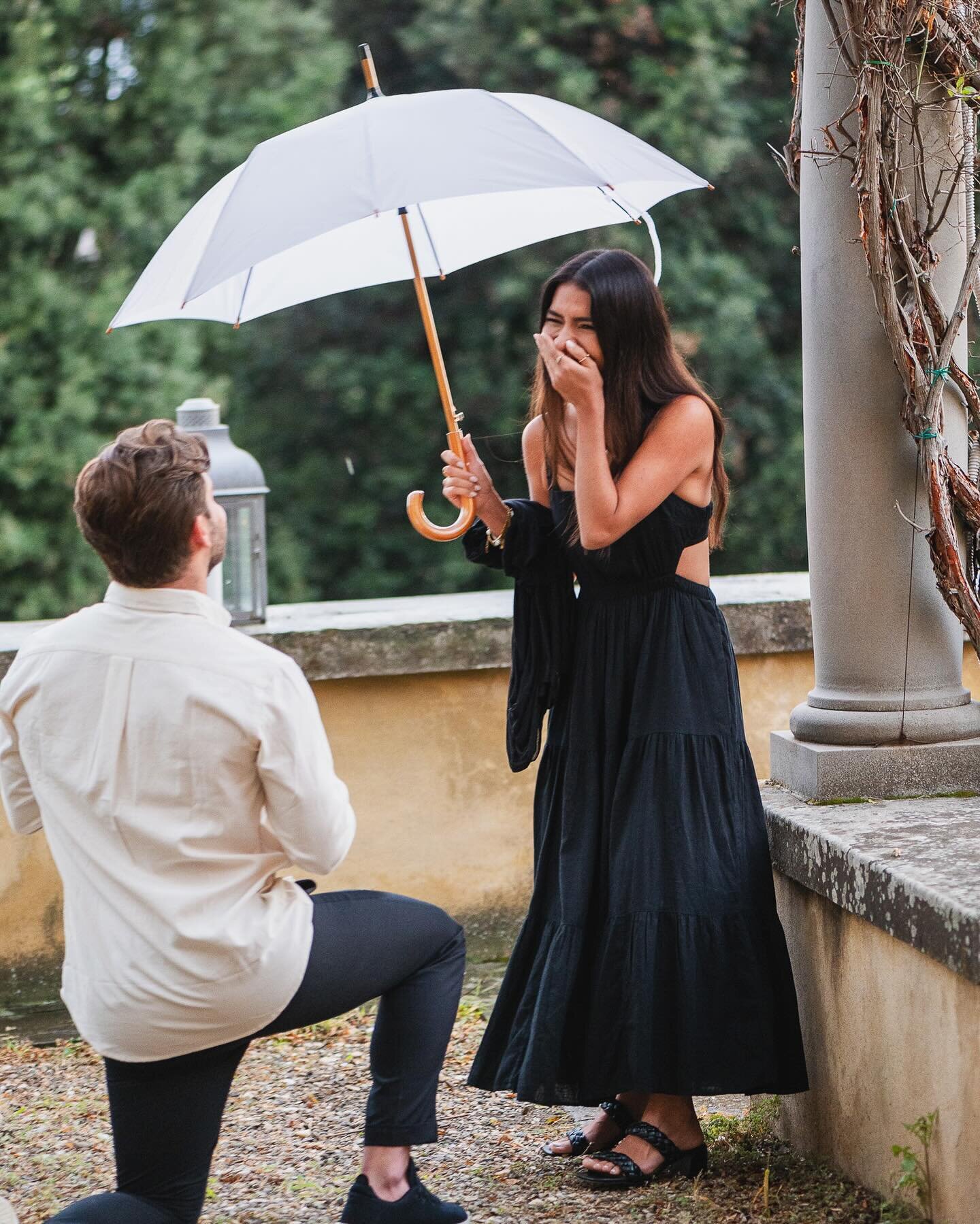 Dreamy proposal on a rainy day in Florence. Getting to capture these moments makes my heart so full. 

#engagementshoot #proposal #florenceproposal  #tuscanyproposal #proposalinflorence #proposalintuscany #florenceweddingphotographer #florence #coupl