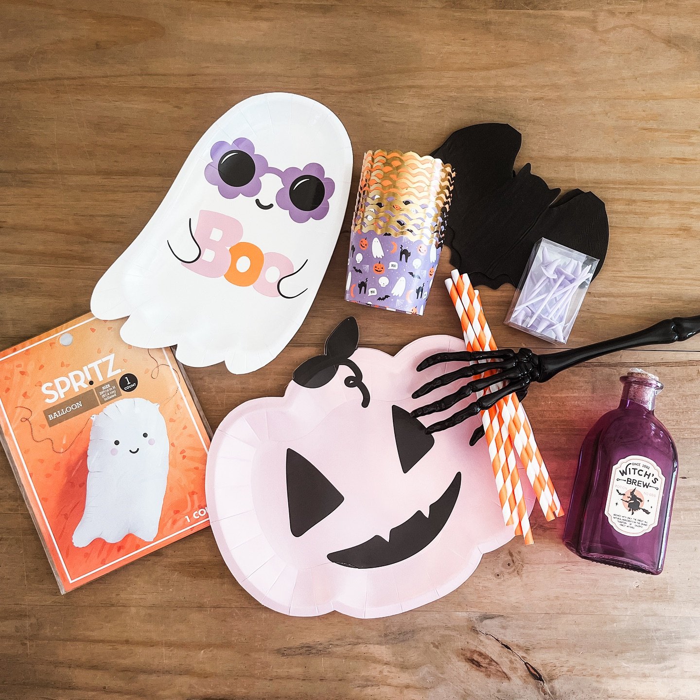 All treat and no tricks in our Halloween Sprinkle Bag!

A bunch of fun items to get into the spooky spirit curated for you!

#sprinklebag #sprinkleoftheseason #halloween  #halloweenparty #halloweenpartydecor #halloweenpartysupplies #partyinabox #part
