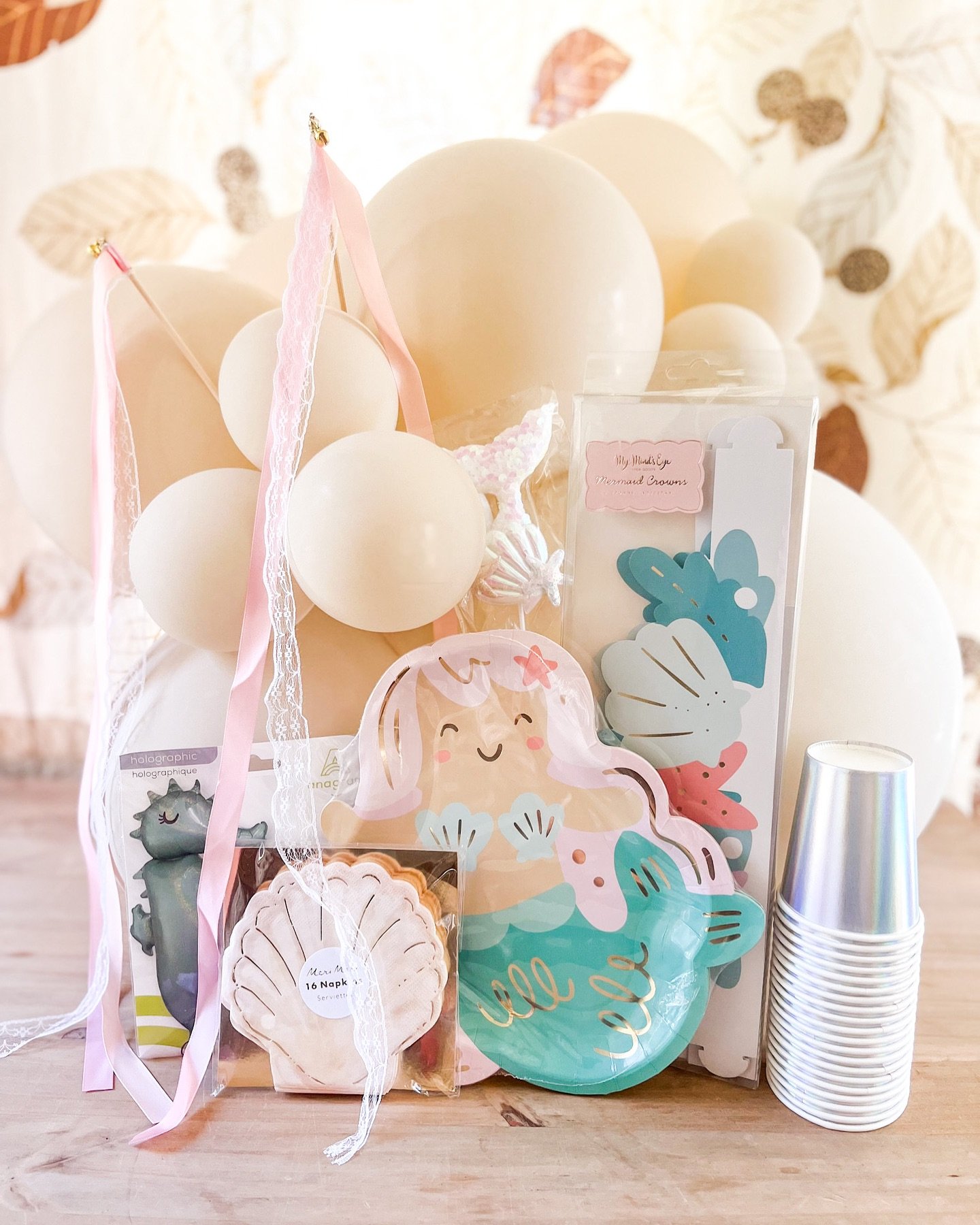Mermaid Magic! 🧜&zwj;♀️ 

A mermaid theme party box with party goods for 8 guests. 

Our goal is to make your party planning easier. We&rsquo;ve curated the decor for a Pinterest worthy party for you!

Visit our website linked in bio!

#mermaidparty