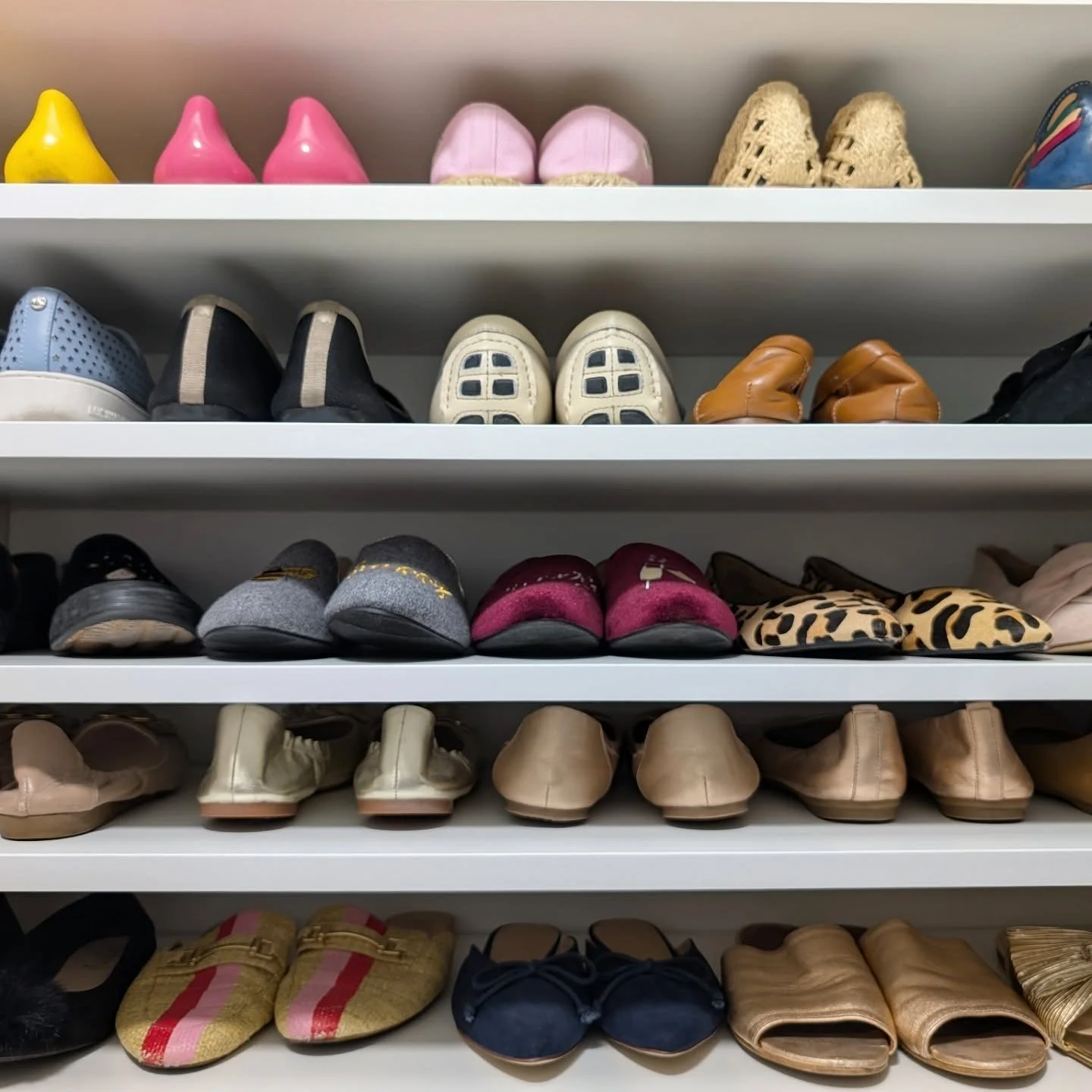 You asked for dramatic before + afters, so here's a little instant gratification! I've been so excited to share this client's incredible closet transformation with you all. 😍

&quot;Before&quot; was a beautiful mess of luxury shoes, handbags, and cl
