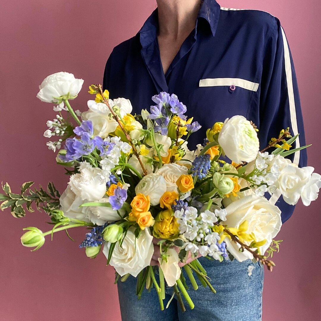 Le mariage de Louise et David a eu lieu samedi, une c&eacute;l&eacute;bration intime et &eacute;l&eacute;gante. 

Nous sommes tr&egrave;s heureuse qu'ils aient os&eacute; la couleur, un projet magnifique pour d&eacute;buter la saison 2024! ✨💍

#flow