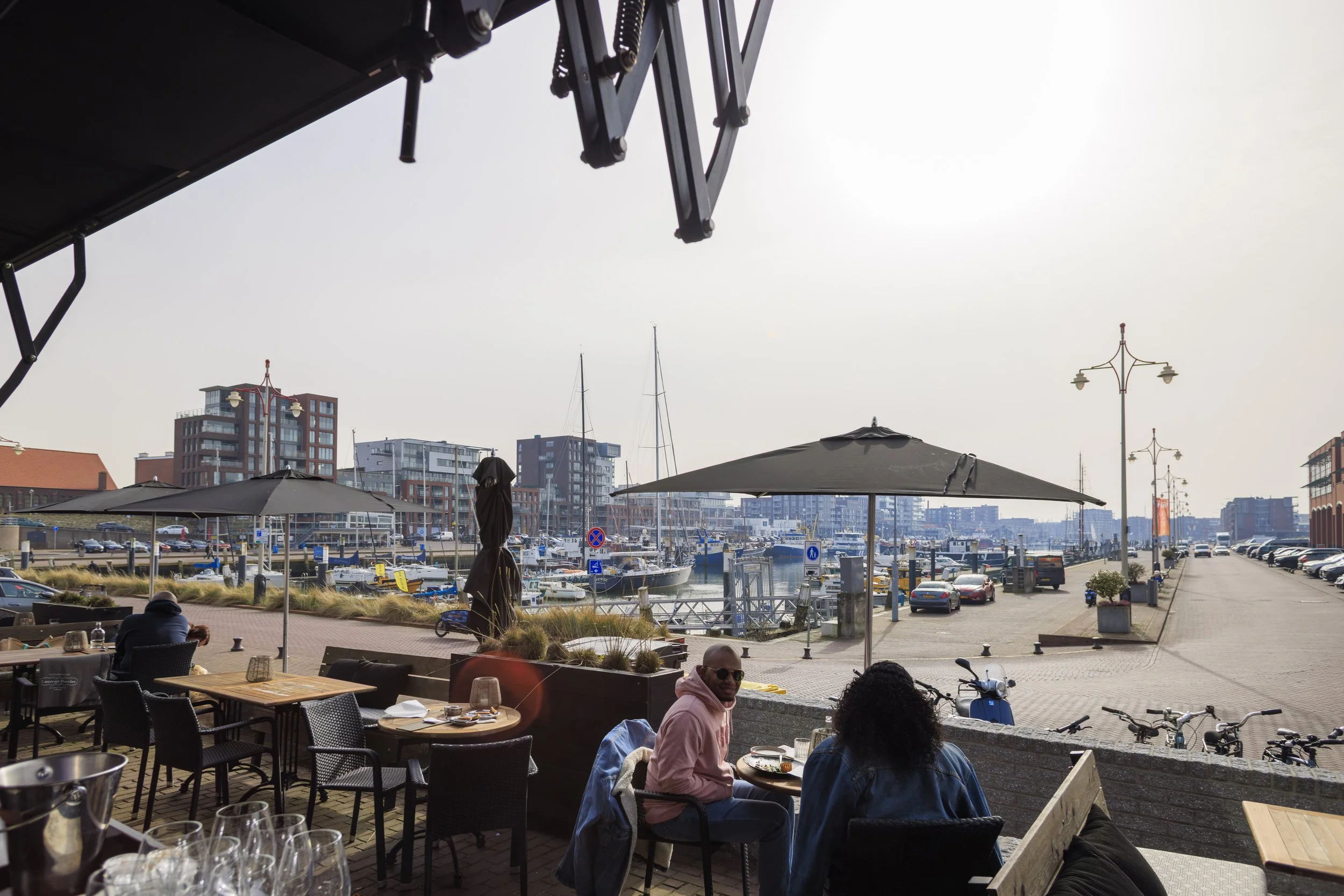 Lemongrass Scheveningen Tafelen met Ton-10.jpg