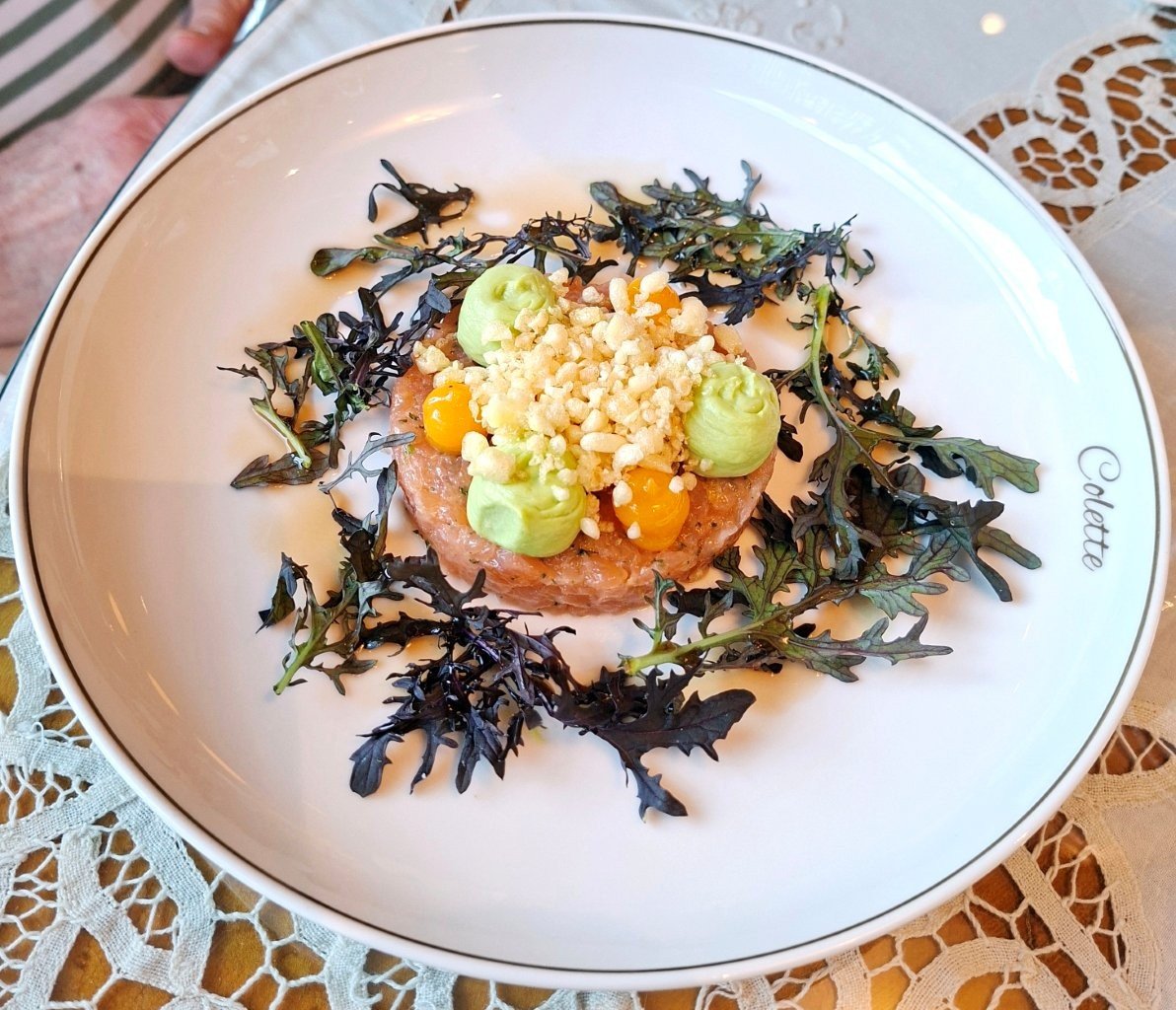 ZH ROTTERDAM Colette Zalmtartaar .jpg