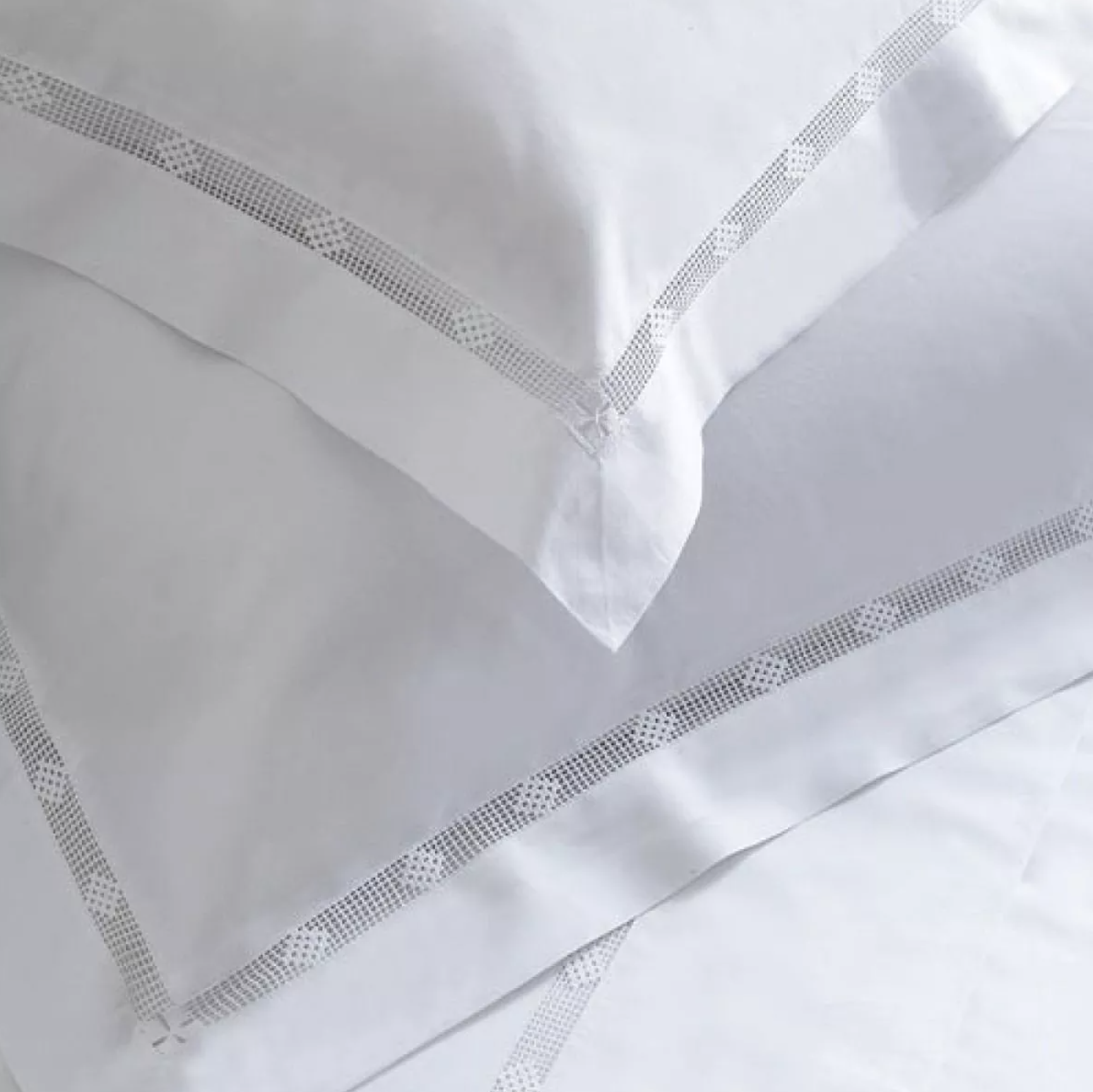 <a target="_blank" rel="noopener noreferrer" href="https://www.cologneandcotton.com/arlette-embroidered-bed-linen">Arlette Bedding</a>