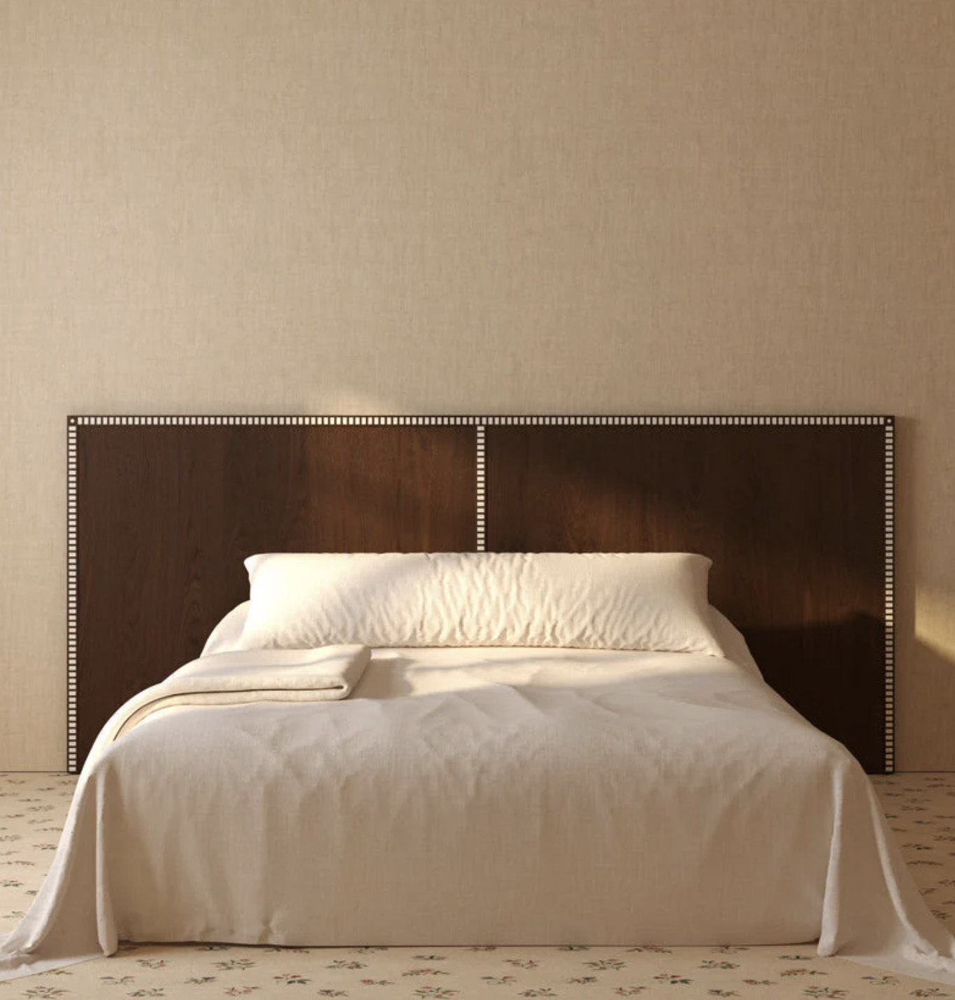 <a target="_blank" rel="noopener noreferrer" href="https://claudehome.com/products/aquarama-headboard-chocolate-ash-aqhbcas2713">Aquarama Headboard</a>