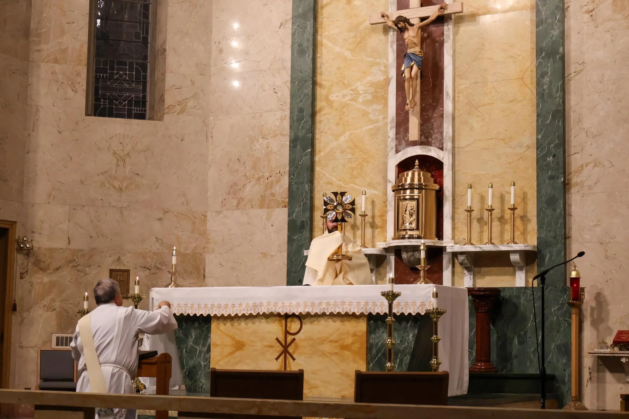 encounter night host 3.jpg