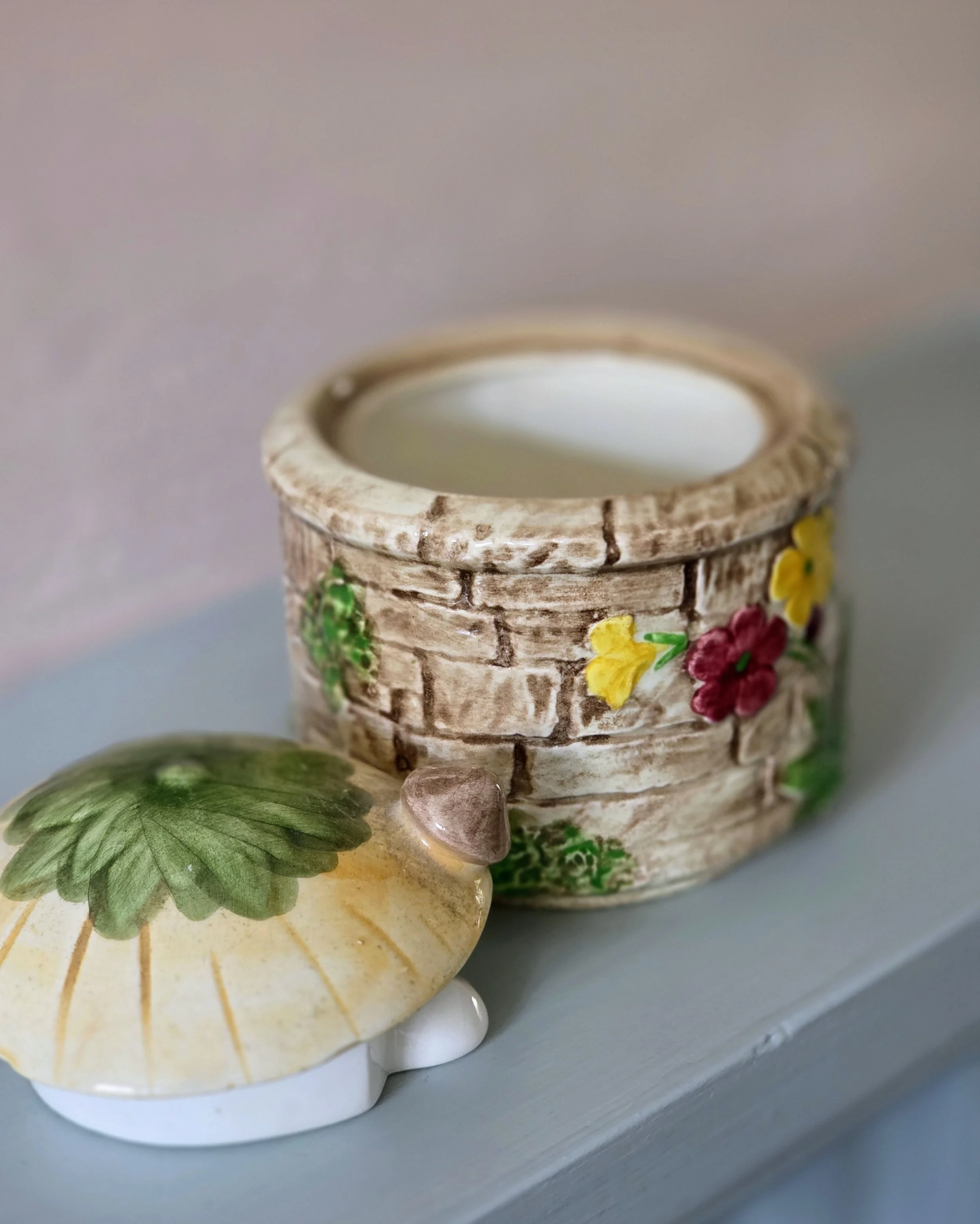 Wishing Well honey pot (5).jpg