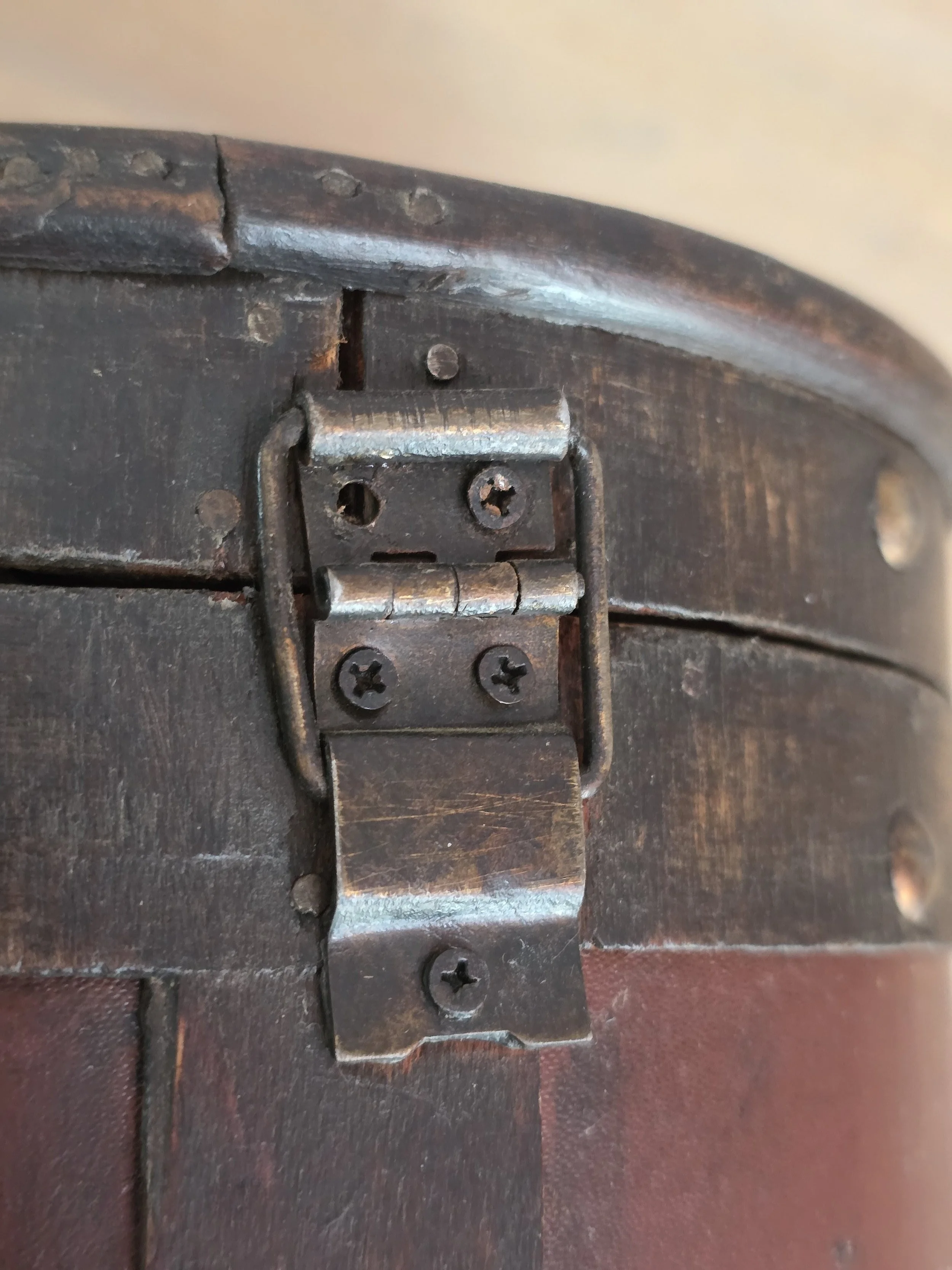 Antique Hatbox (6).jpg