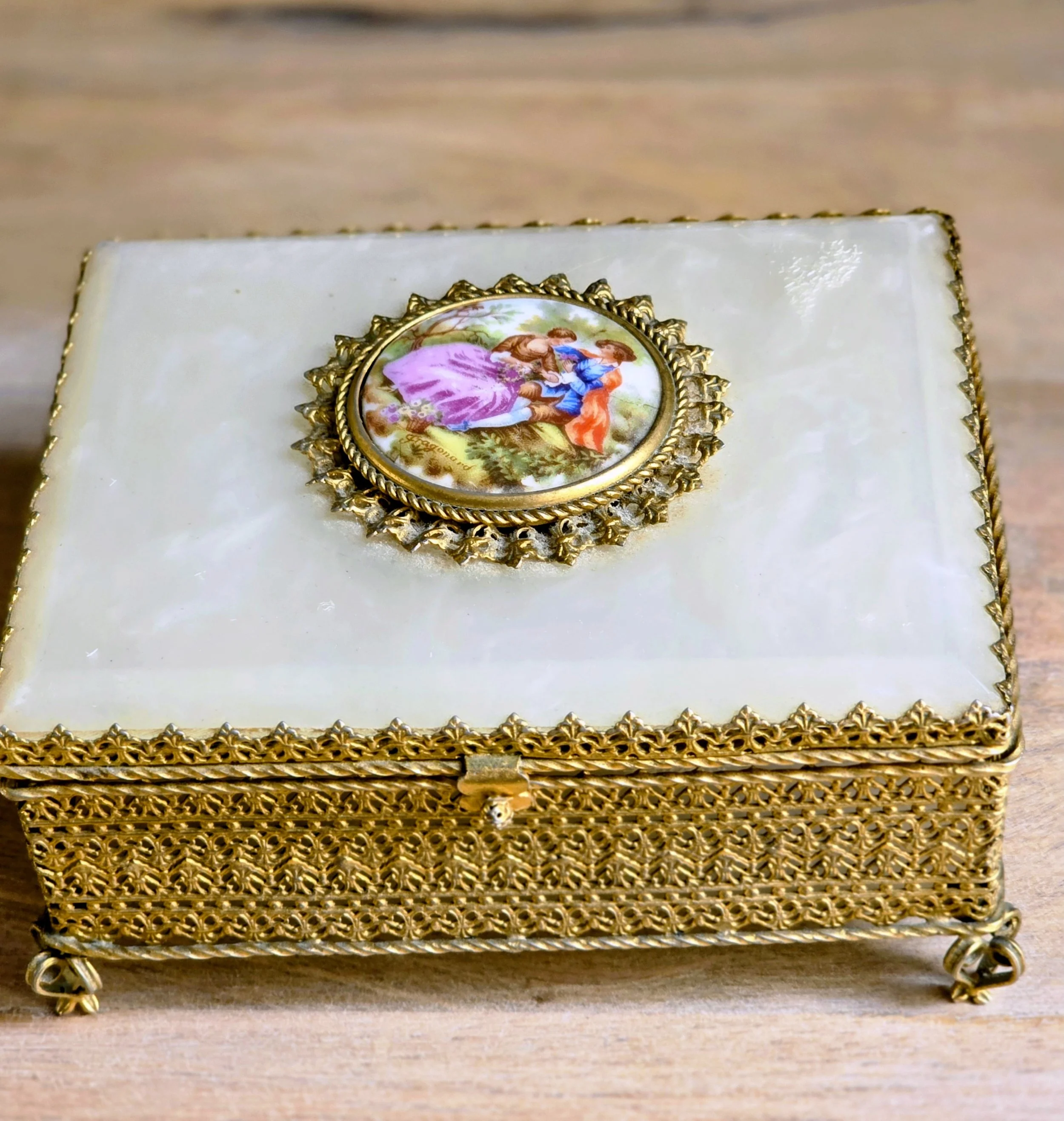 gilded trinket box (2).jpg