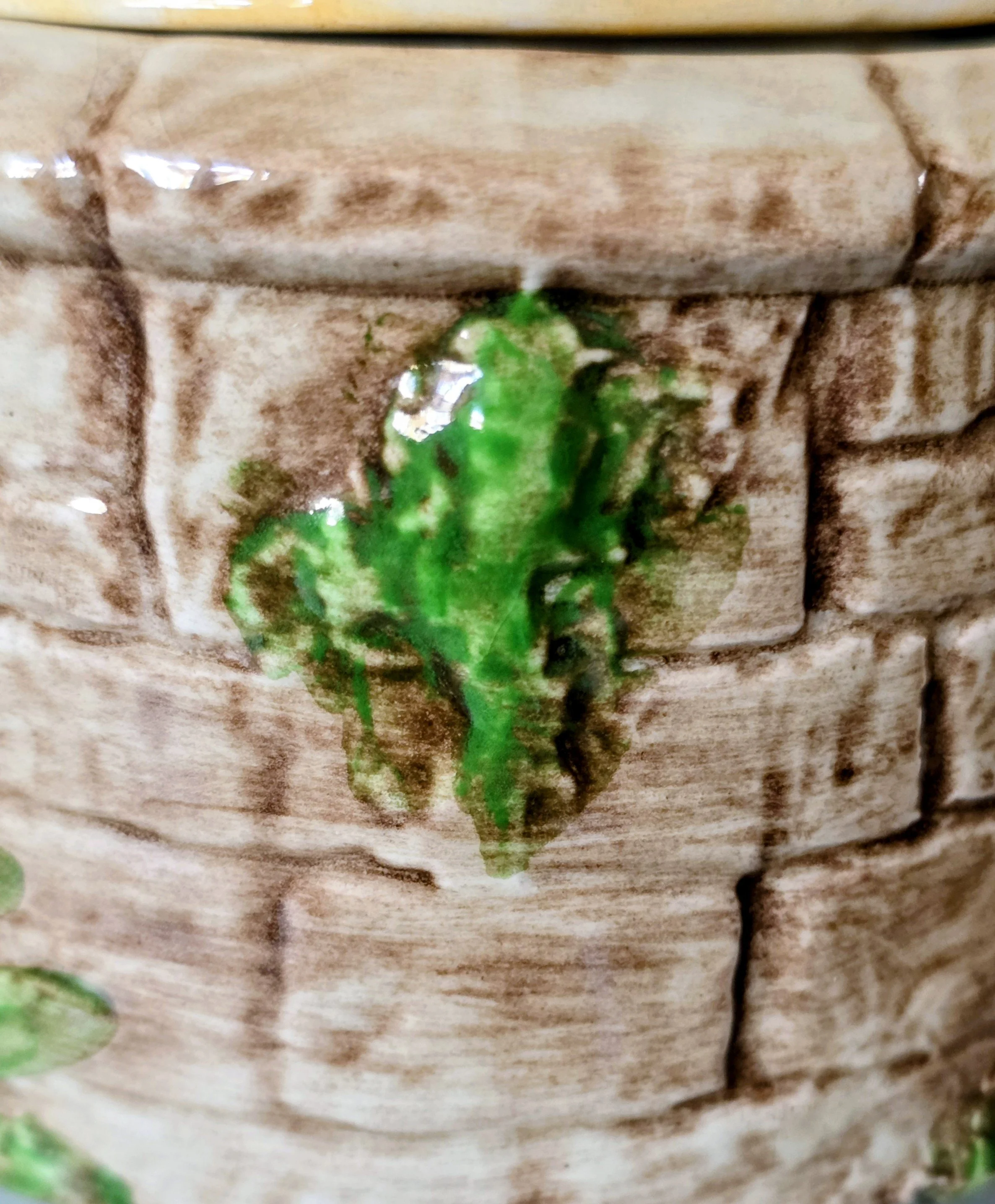 Wishing Well honey pot (12).jpg