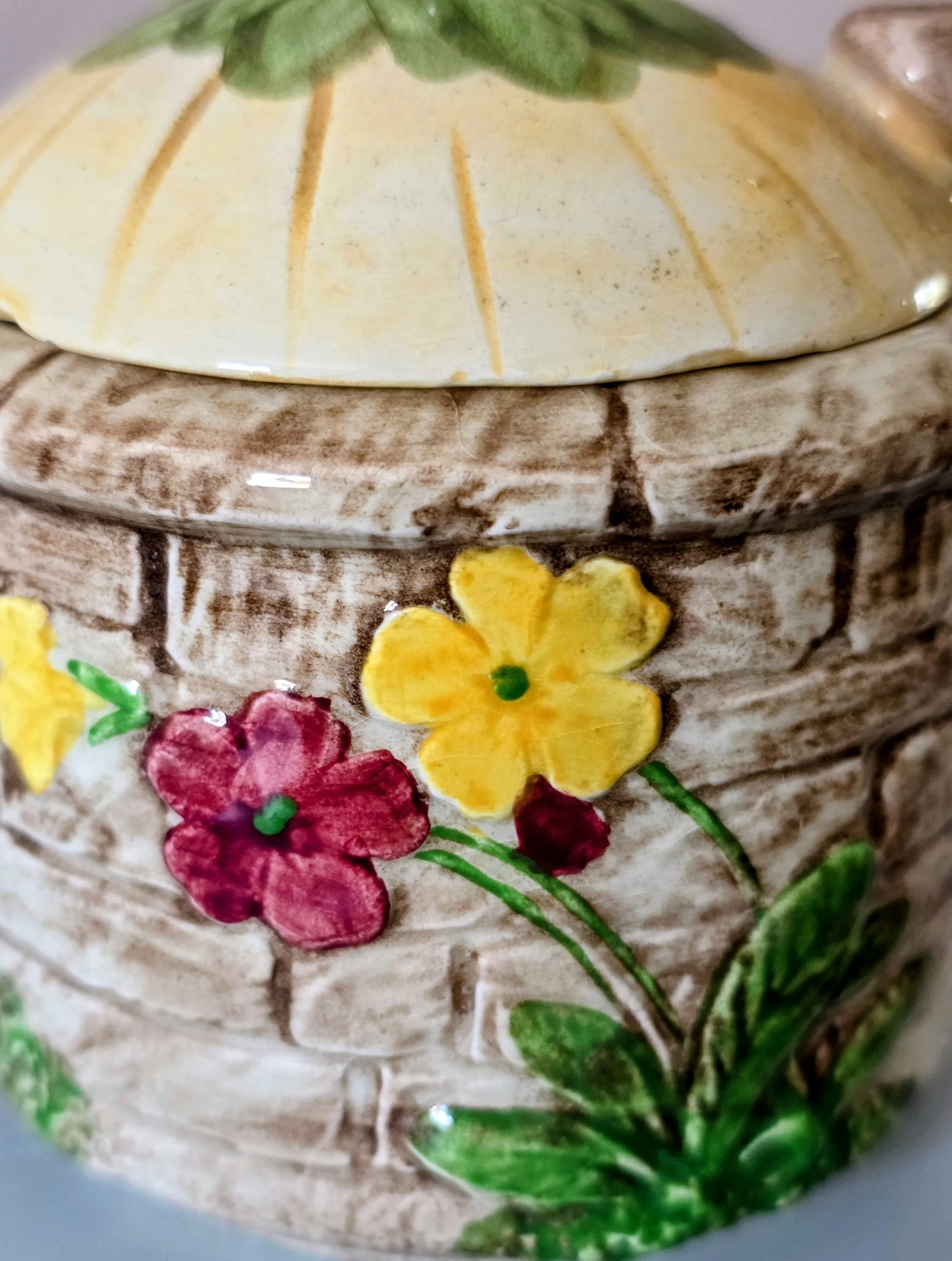 Wishing Well honey pot (13).jpg