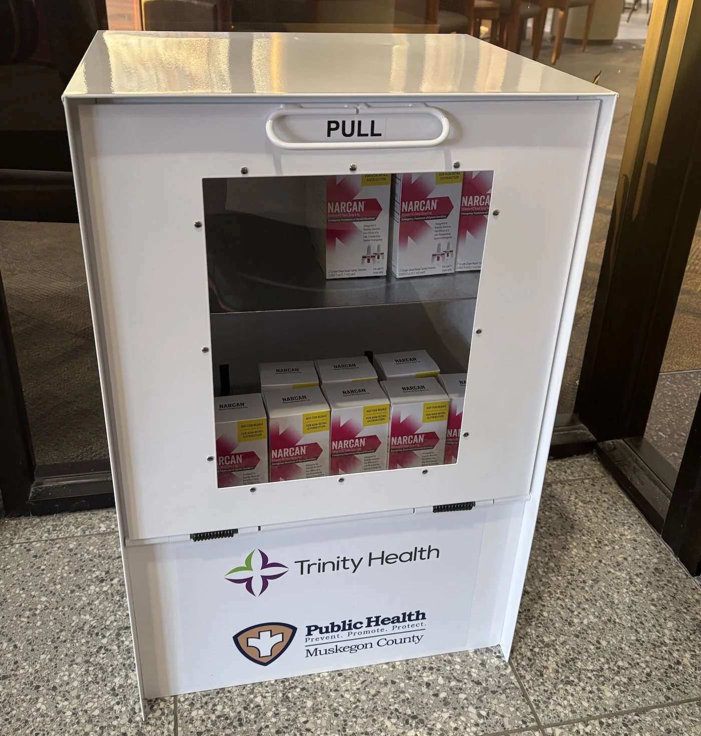 Vending machines offer free, life-saving narcan kits