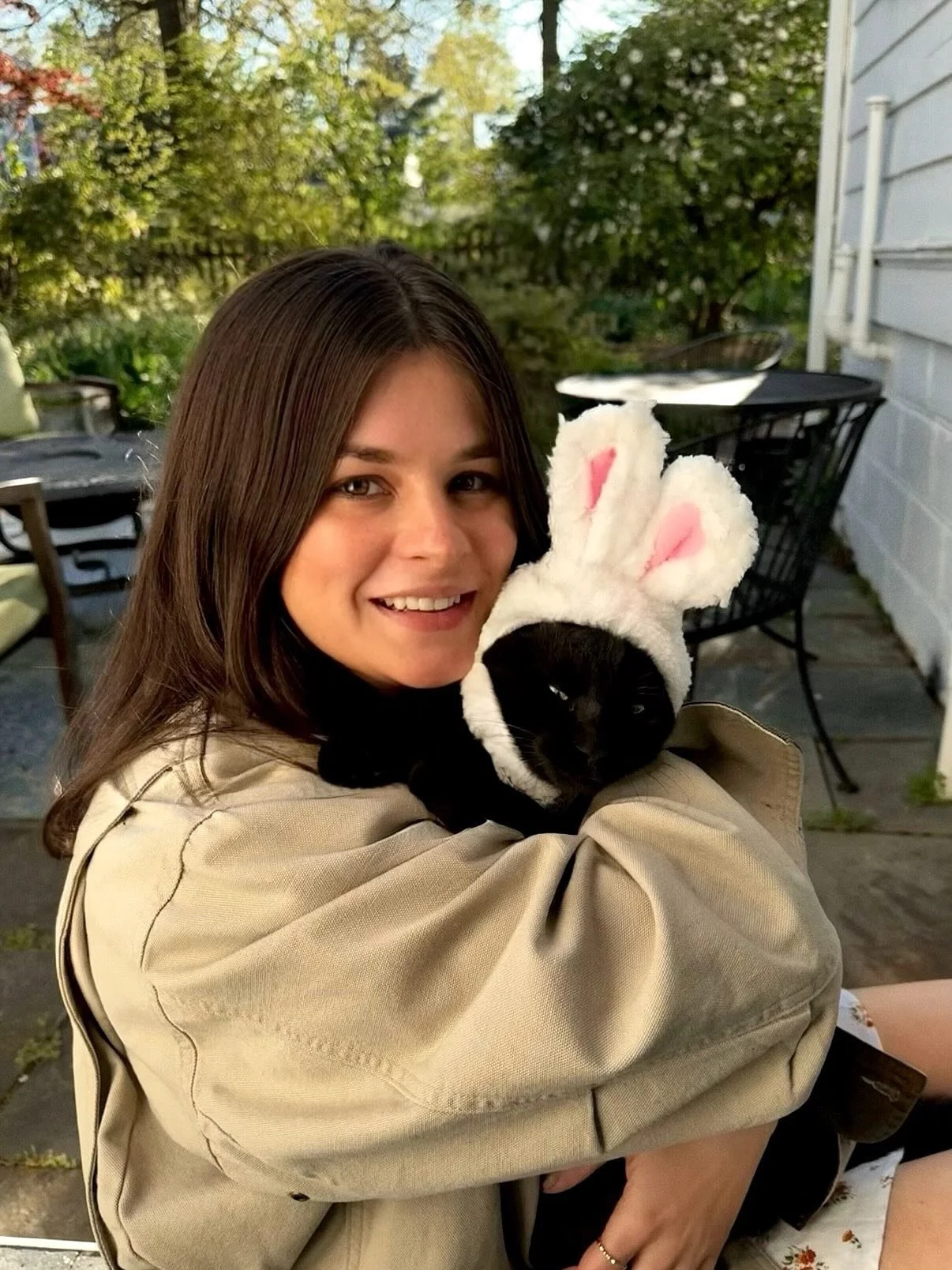 some bunny loves me!!🐰 (he was purring I swear)