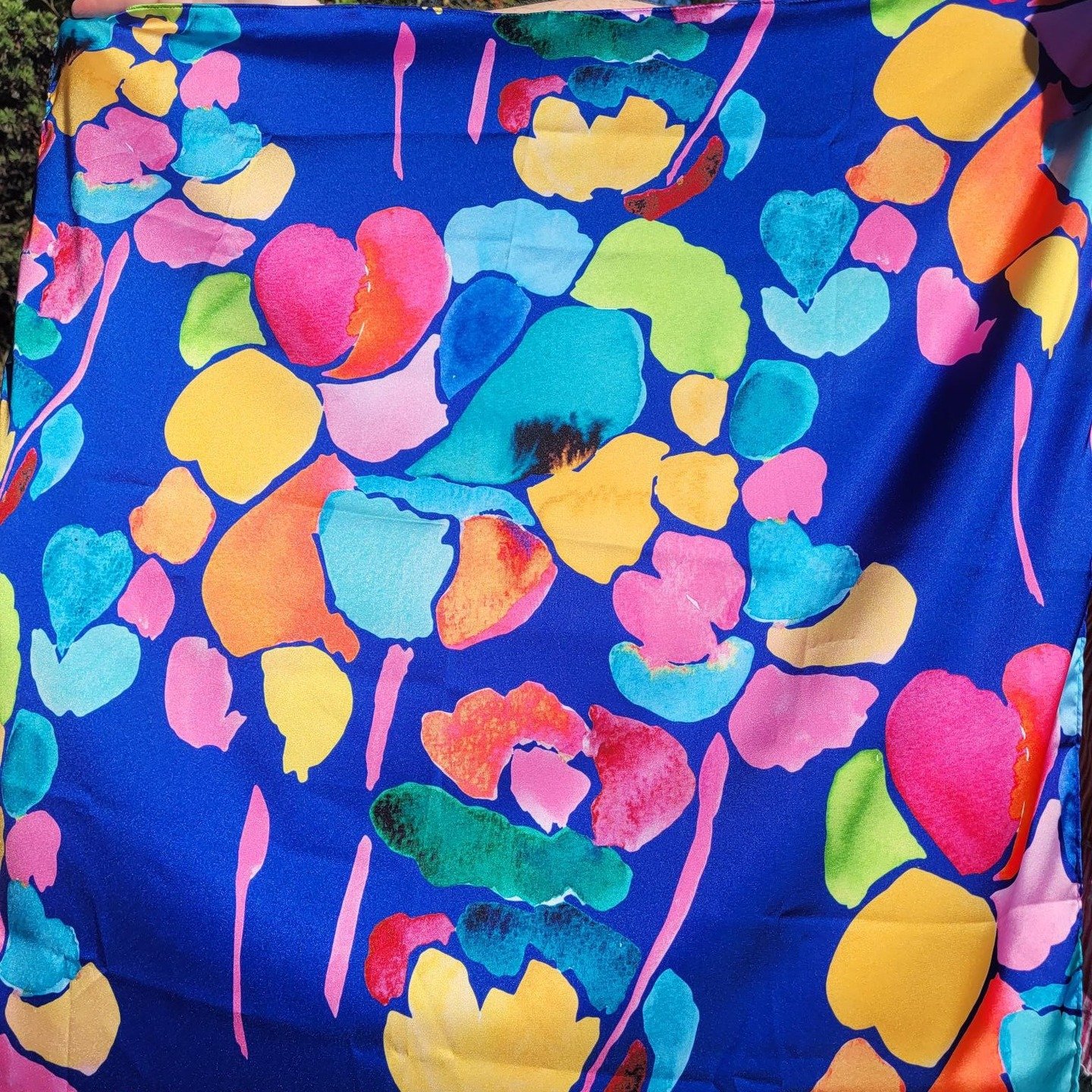 Thank you to you all for the positive comments about this lovely scarf! I now have 10 to sell on my website at $95 each plus $5 postage. Small batch manufacturing done in Sydney- how good is that! #digitalfabrics #scarf #australiansurfacedesigner 

h