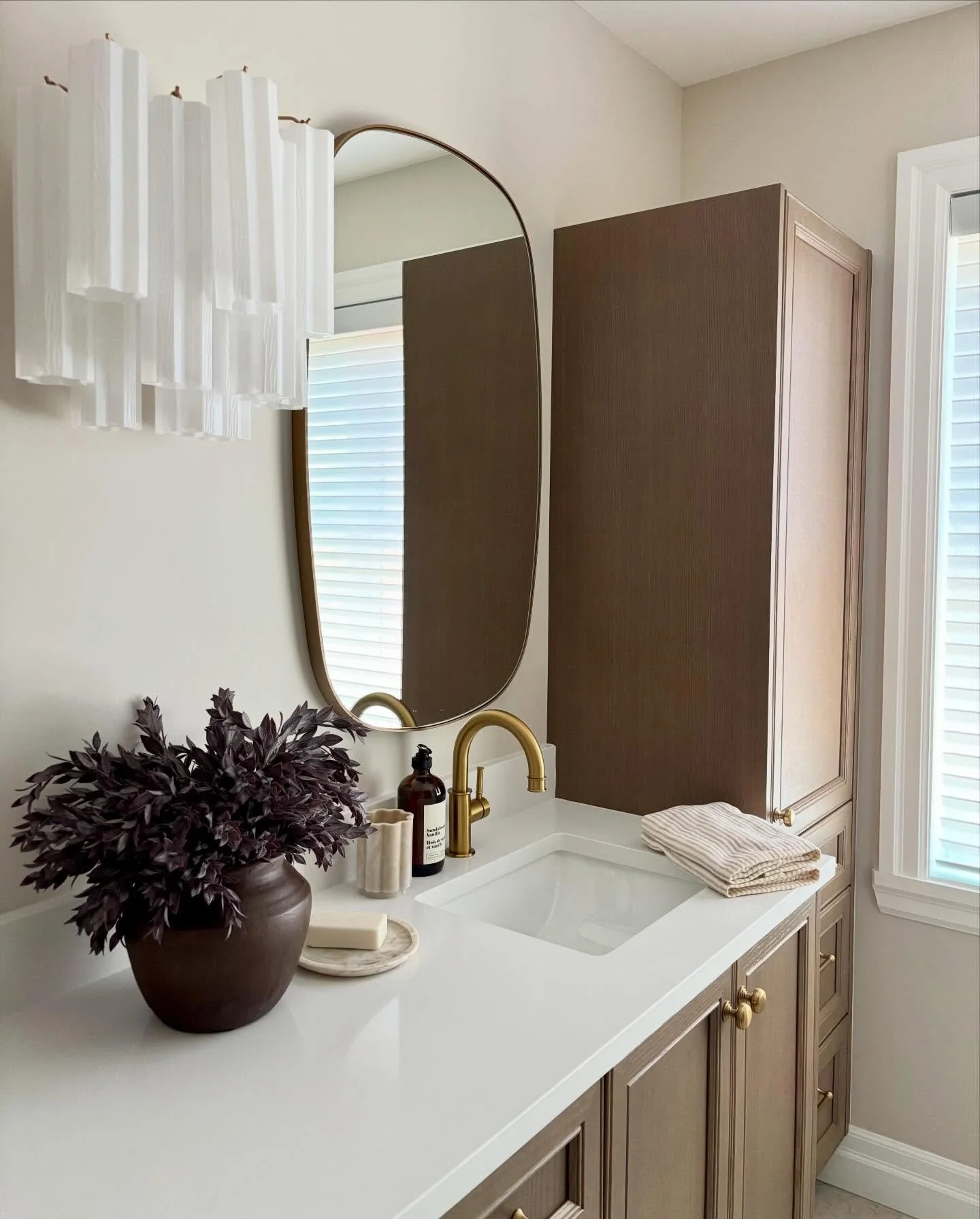 I like bathrooms that feel like a retreat, not just a necessity 

 #montrealinteriordesign #BathroomDesign #traditionalbathroomdesign #HomeInspo #bathroominspo