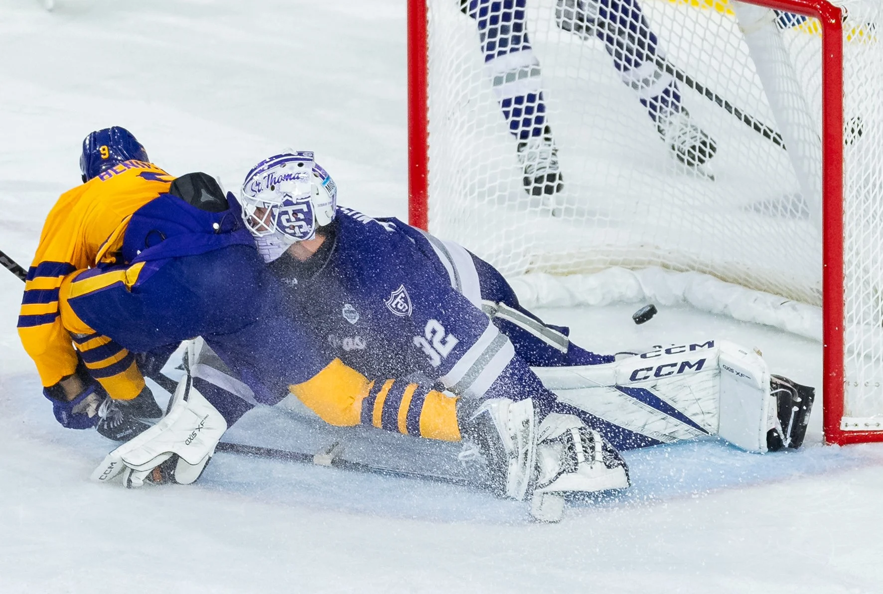 260320_MSUMavericks_vs_StThomasTommies_CCHA_MasonCupChampionship_DylanE_6.jpg