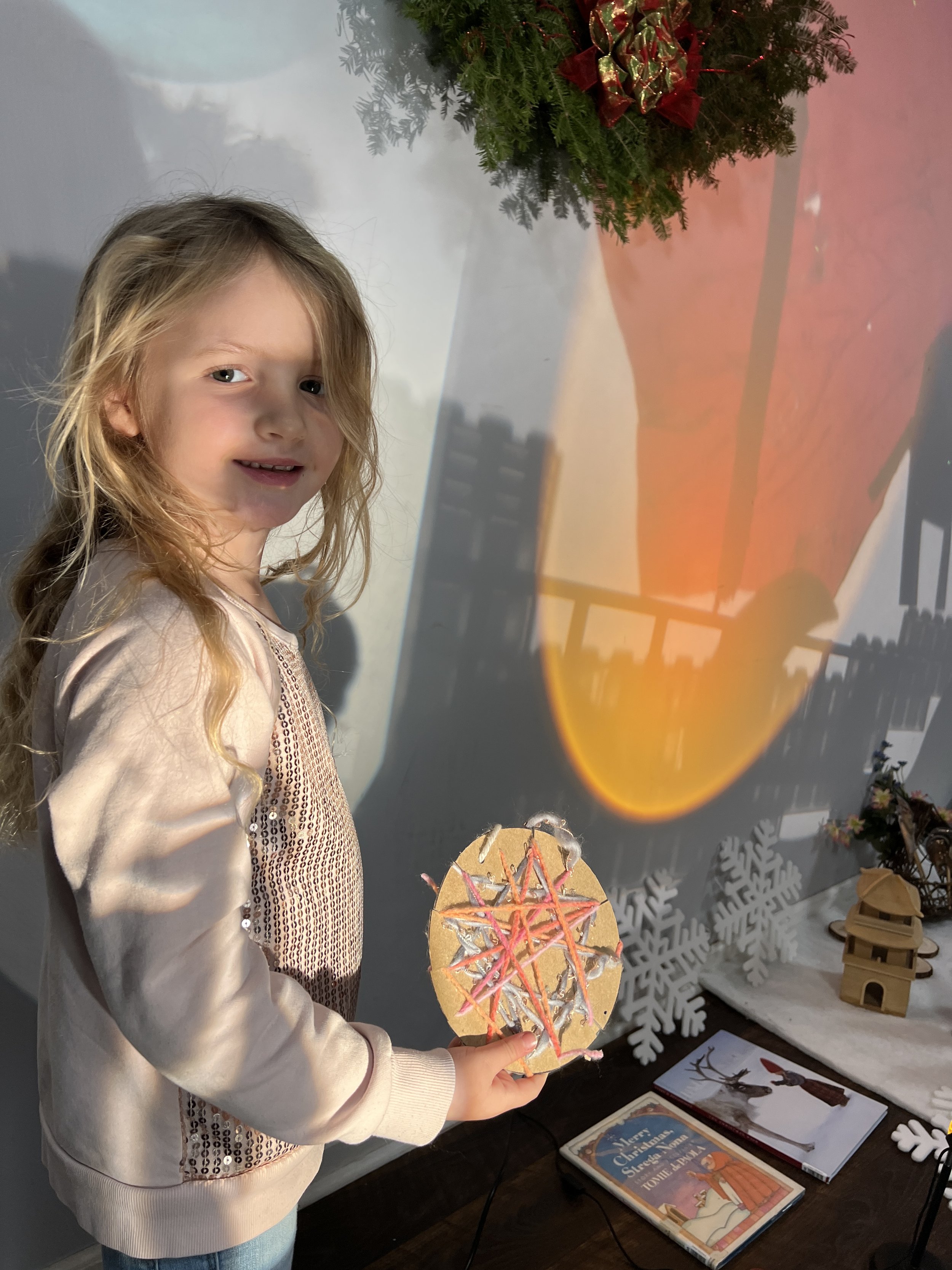 Holiday Pop Up Crafting Fun