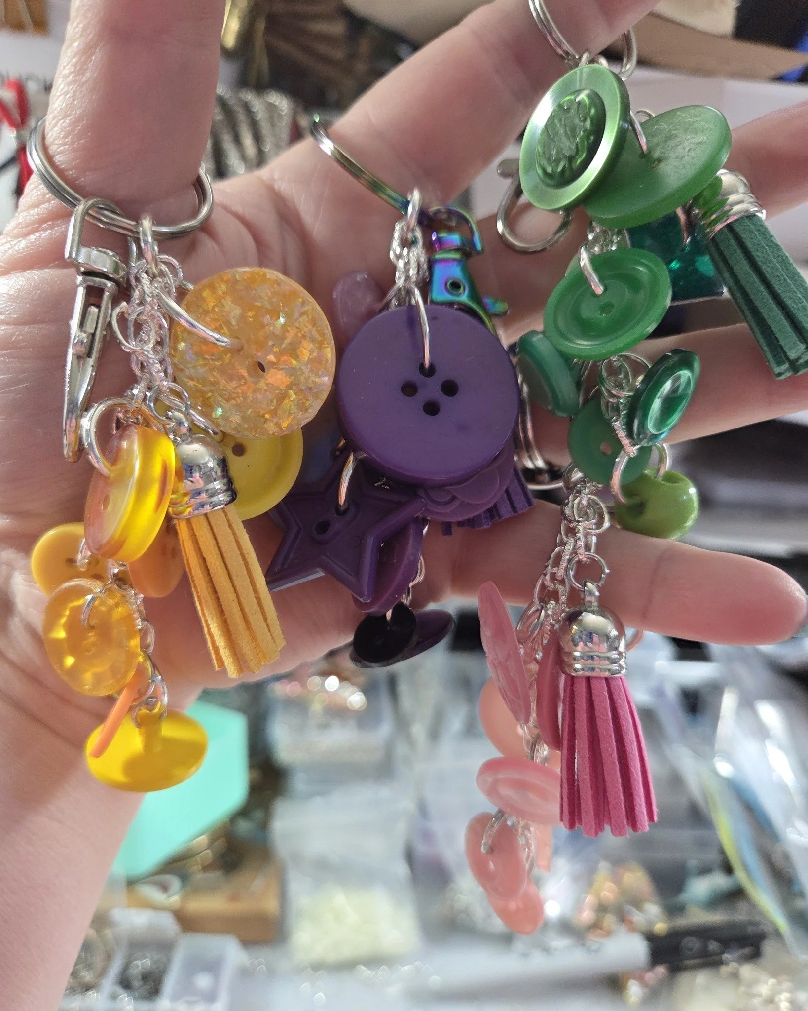 Debuting some new items tomorrow! Here's a sneak peek!♻️

 #handmade #jewelrydesigner #upcycledfashion #bylocal #buylocalbylocal #shopsmalltampabay #shopsmall #upcyclersofinstagram #reusinbysusan #handmadejewelry #ybormarket #shopsmalltampa #shoploca