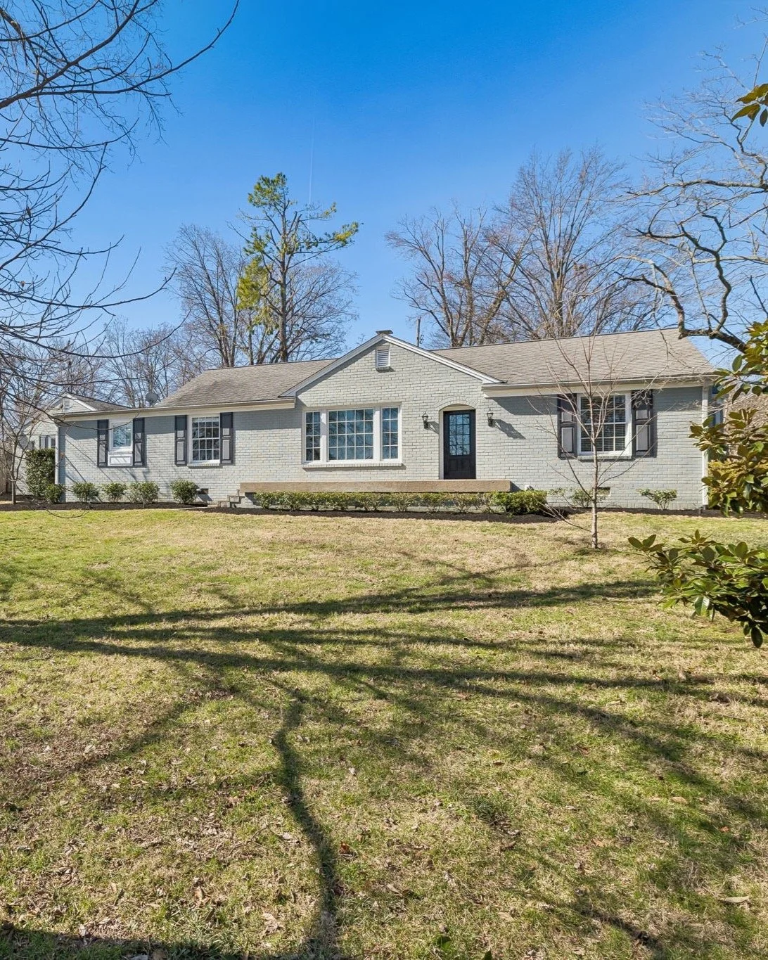 ✨Featured Listing✨

🏡 3537 Pleasant Valley Rd., Nashville, TN 37204
🛏️ 3 Bedrooms
🛁 2/1 Baths
📏 1,863 Sq. Ft. 
📍Beautifully updated ranch on nearly half an acre in coveted Oak Hill, featuring refinished hardwoods, fresh paint, multiple living ar