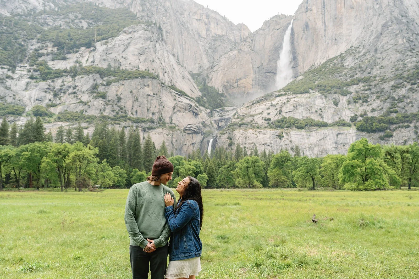 man and woman at Yosemite proposal