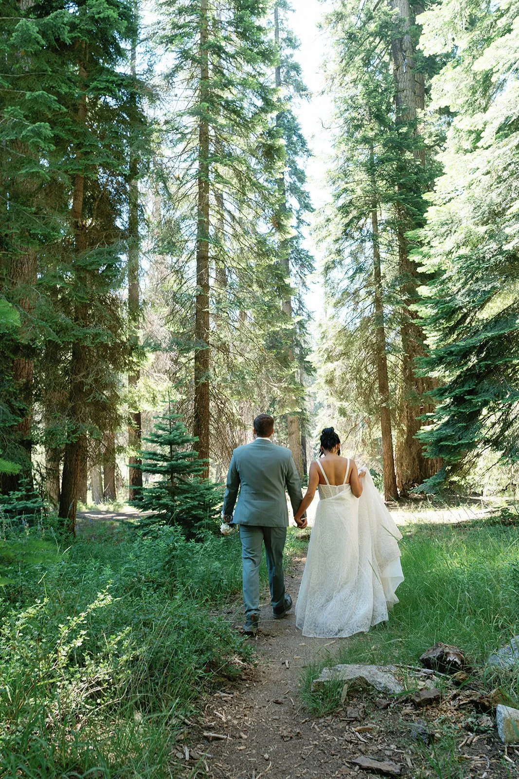 hike-in-elopement-dress-7.jpg
