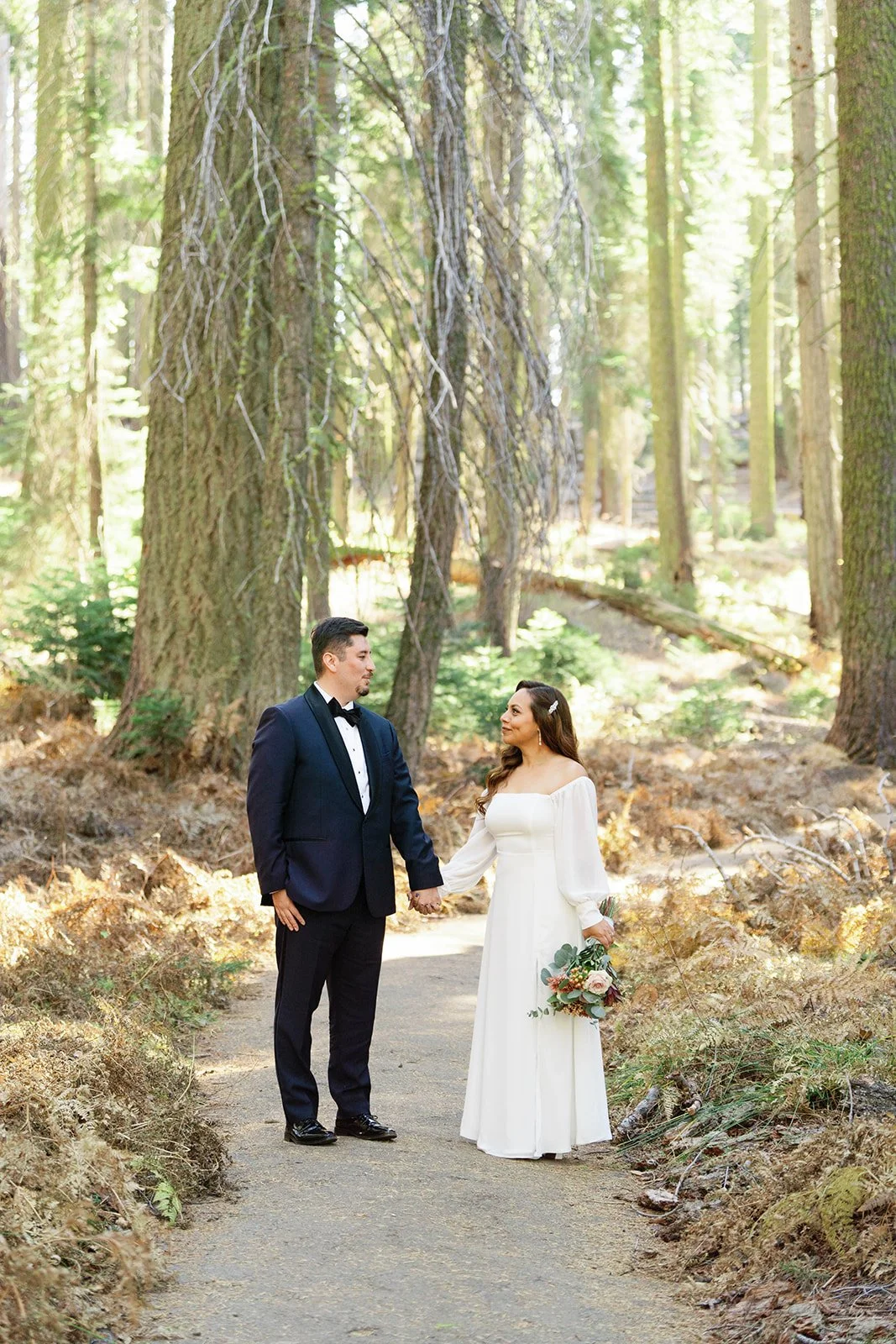 Elopement hike in Sequoia National park