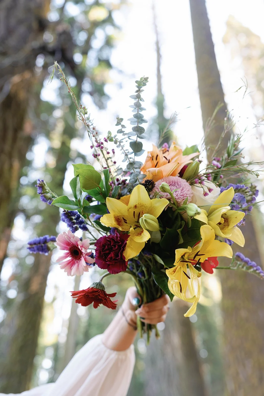 Bouquet for an intimate elopement in Seqouia
