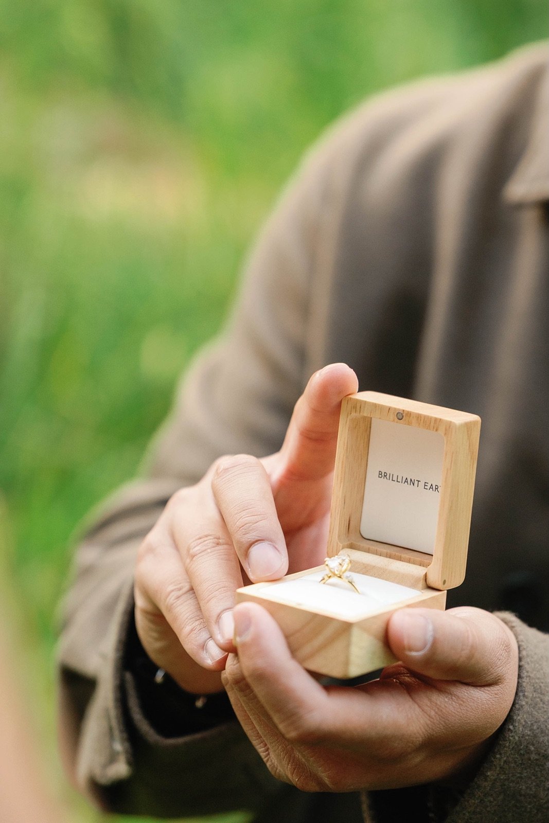 crescent-meadow-engagement-photos27.jpg