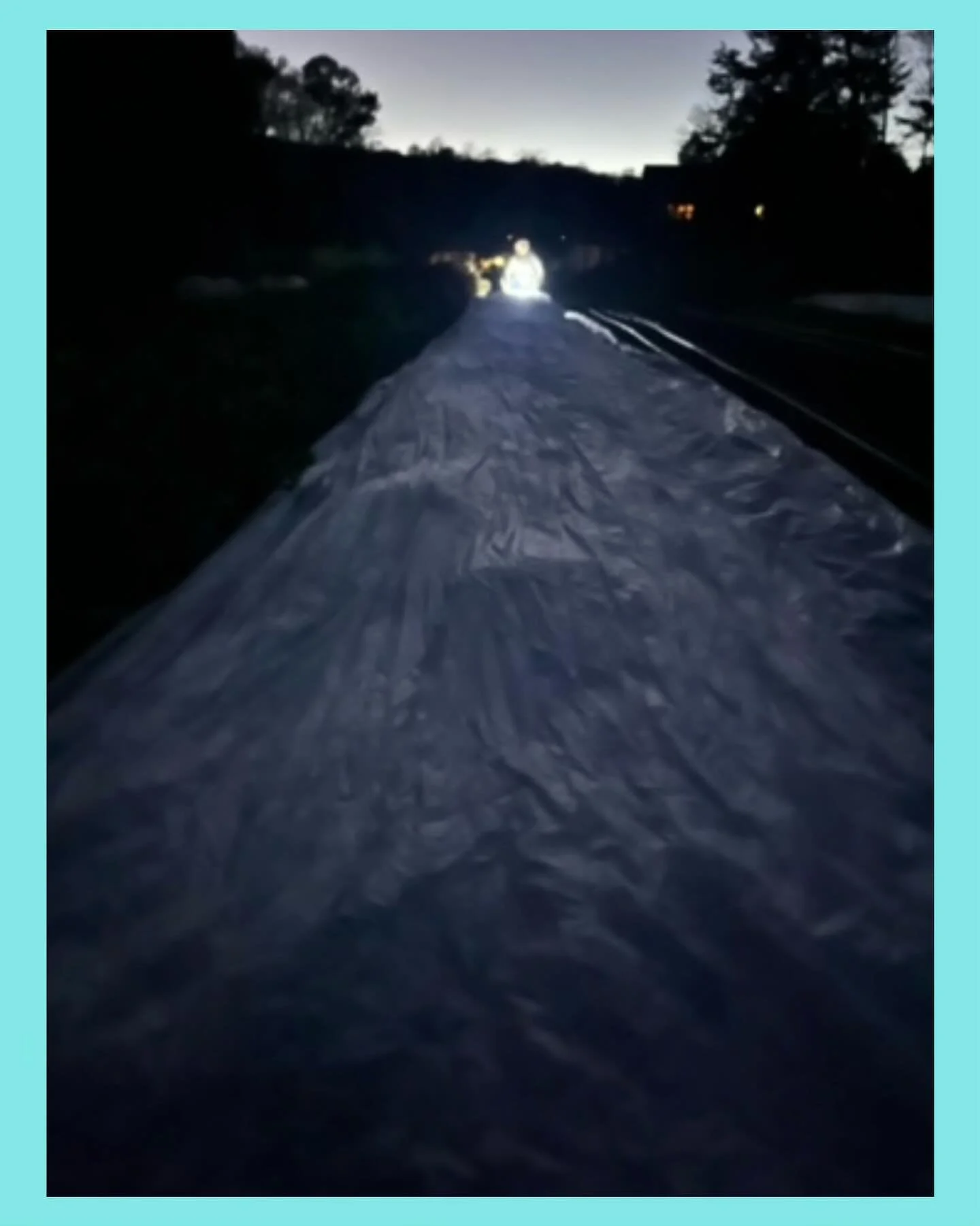 Why is the first frost always on the windiest days 💨💨 See you in the morning! ❄️