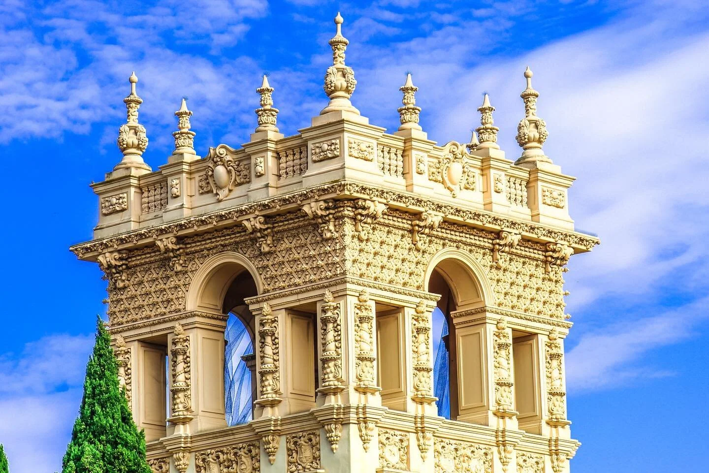 🏛️