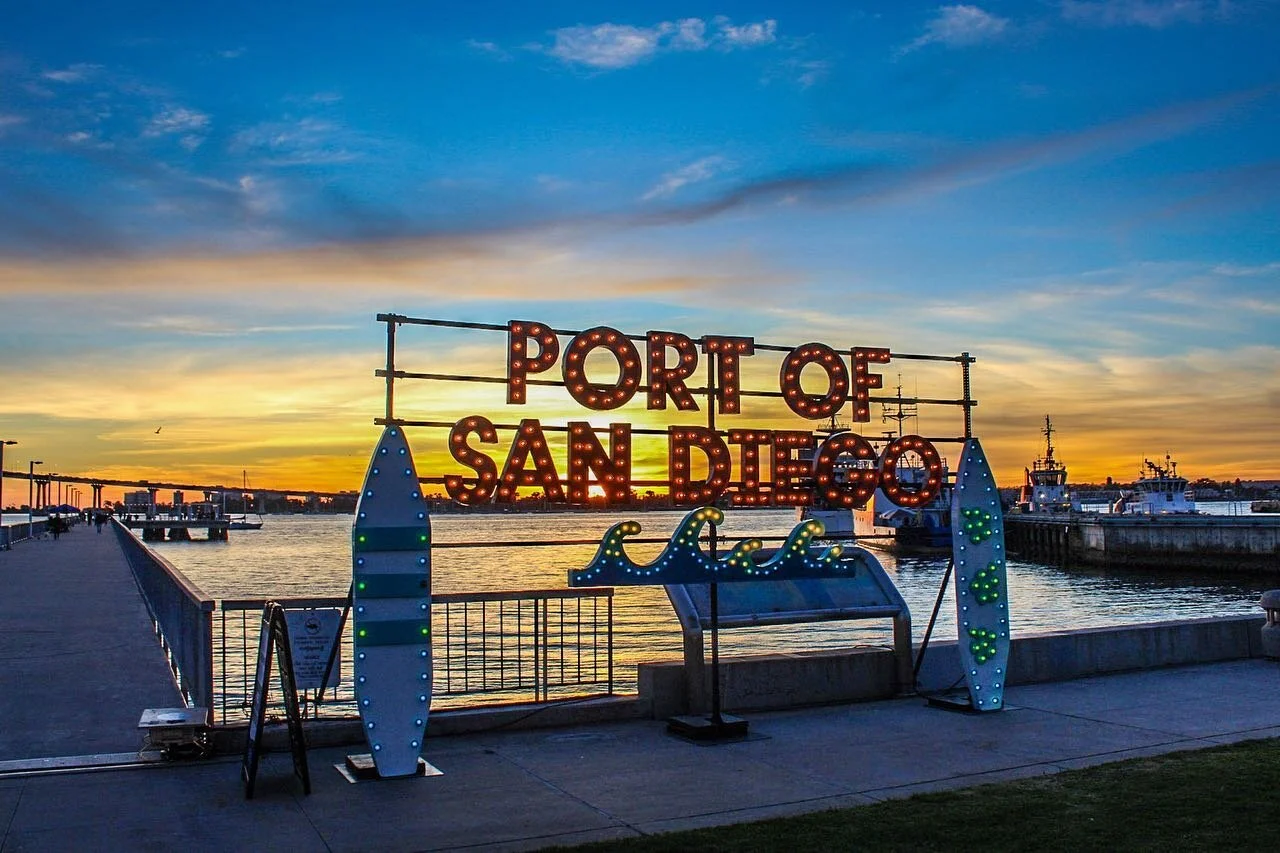 Capturing the enchanting glow of San Diego&rsquo;s Parade of Lights in December. ✨ #SanDiegoLights #BoatParade #DecemberMagic #HolidayLights #Photography#cannonrebelt7