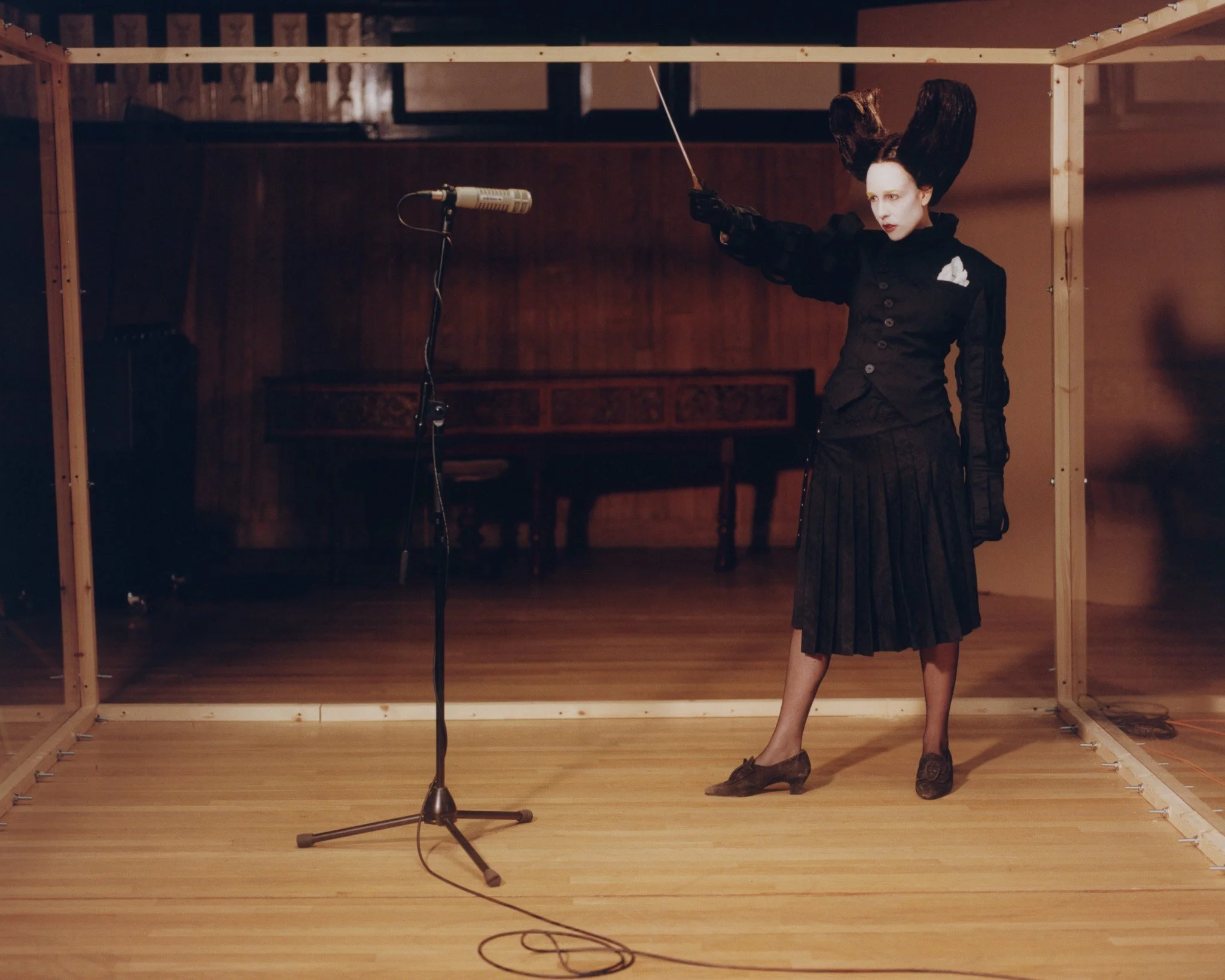 Allie X // Happiness Is Gonna Get You // Visualisers