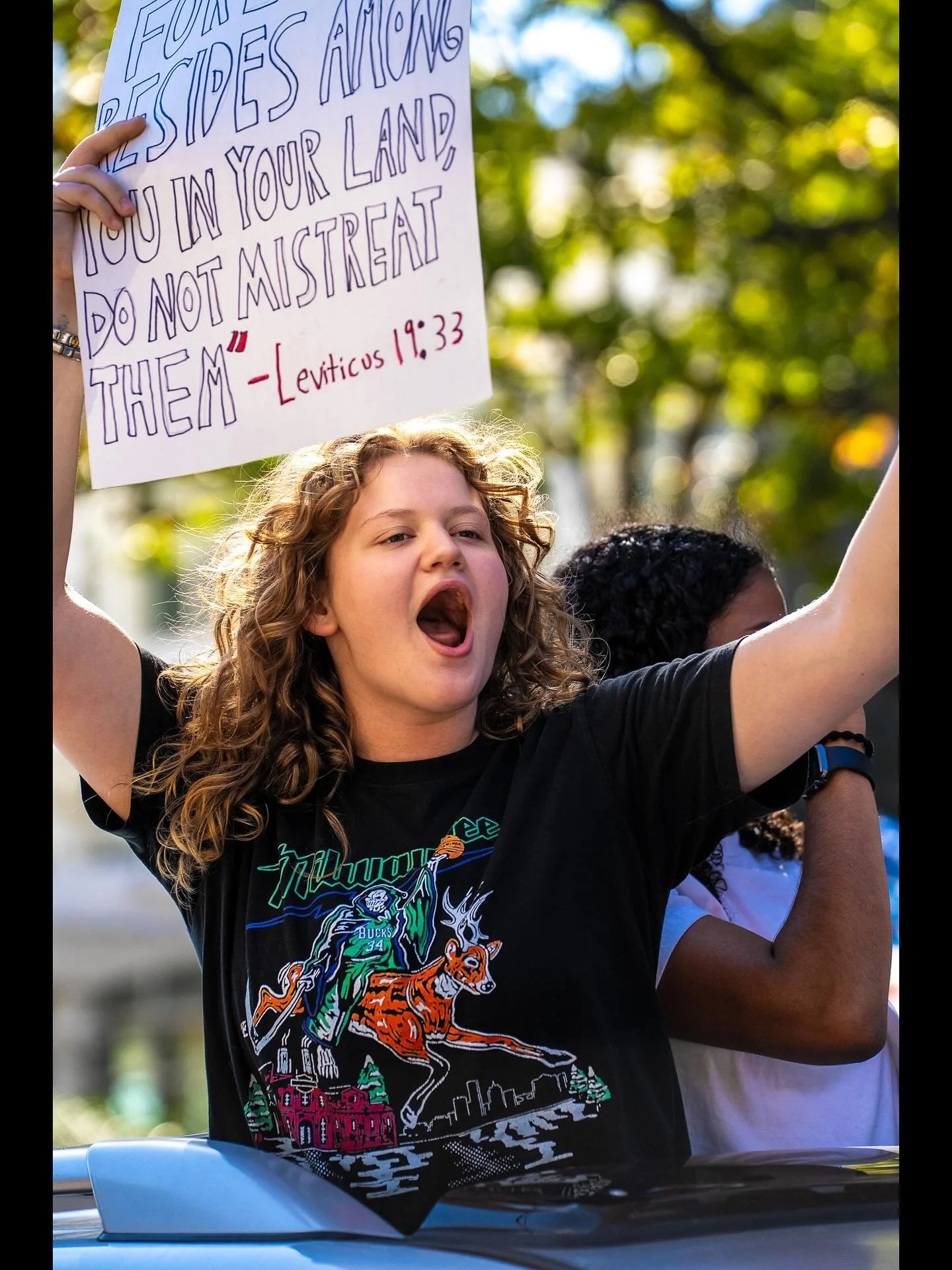 Round 2 - No Kings Protest. Keep it up, Winston.

#nokings #nokingswinstonsalem #nokingsday #nokingsinamerica #democracy #winstonsalemnc #winstonsalem
