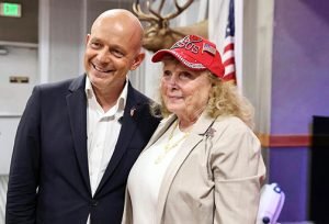 CV Weekly - Republican Gubernatorial Candidate Comes to Glendale