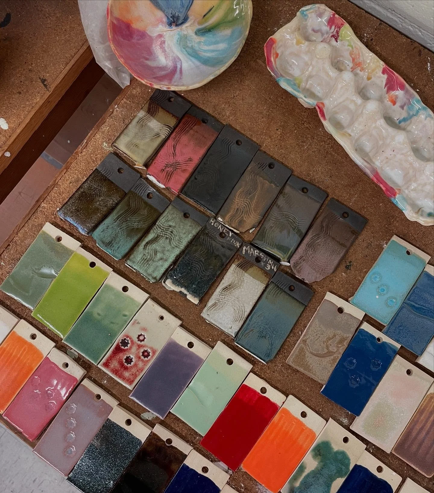 Never used to be this excited about test tiles - it&rsquo;s different when you make them yourself!! New test tiles with dark clay just out of the oven 😍😍😍