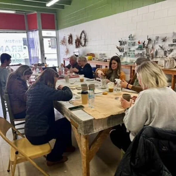 Had a blast with the sweet crew from @buttonwillowgeneralstore making travel mugs. Learning to make something useful out of pottery together is a great option for  holiday parties and team building getaways and we love helping with this! ✨🌟💫
