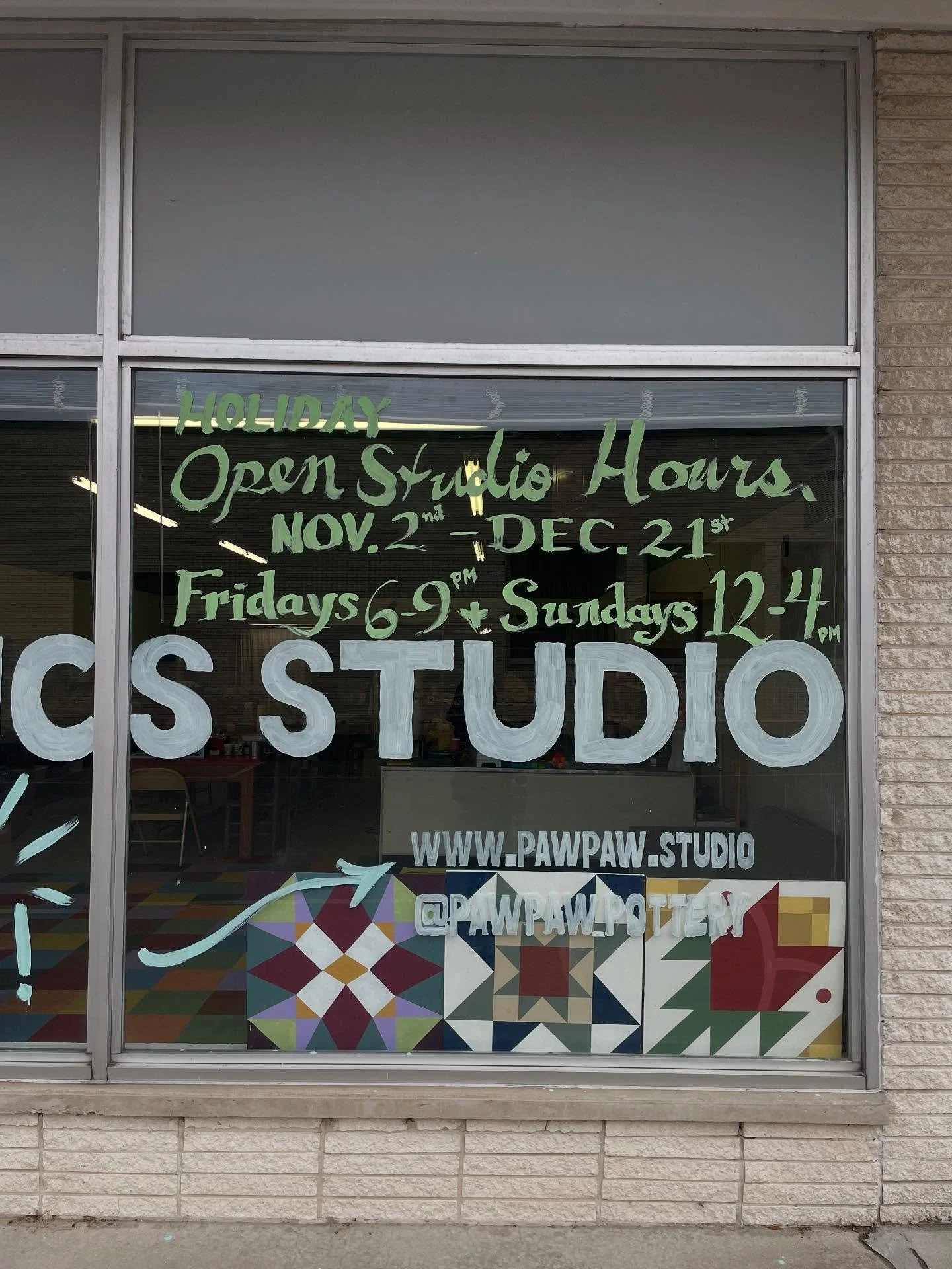From now until Christmas, the studio will be open to the public Friday nights and Sunday afternoons! 🚨 Walk-in visitors can choose between a few beginner friendly ceramic crafts designed to be great holiday gifts or decor that you can make in about 