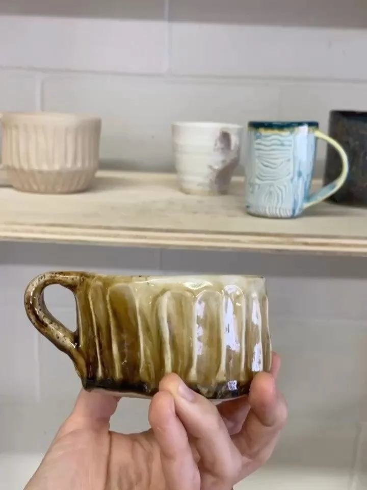 THIS SATURDAY is our first class offering of the fall! In this one-day 3hr workshop, I&rsquo;ll show examples of 3 different ways to hand-build a mug for cozy fall beverages. Every participant will get to experiment and choose their preferred method 